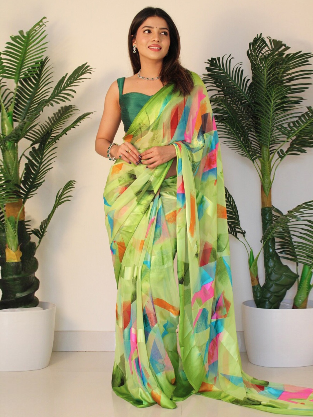 

Sanwariya Silk Abstract Printed Satin Saree, Green