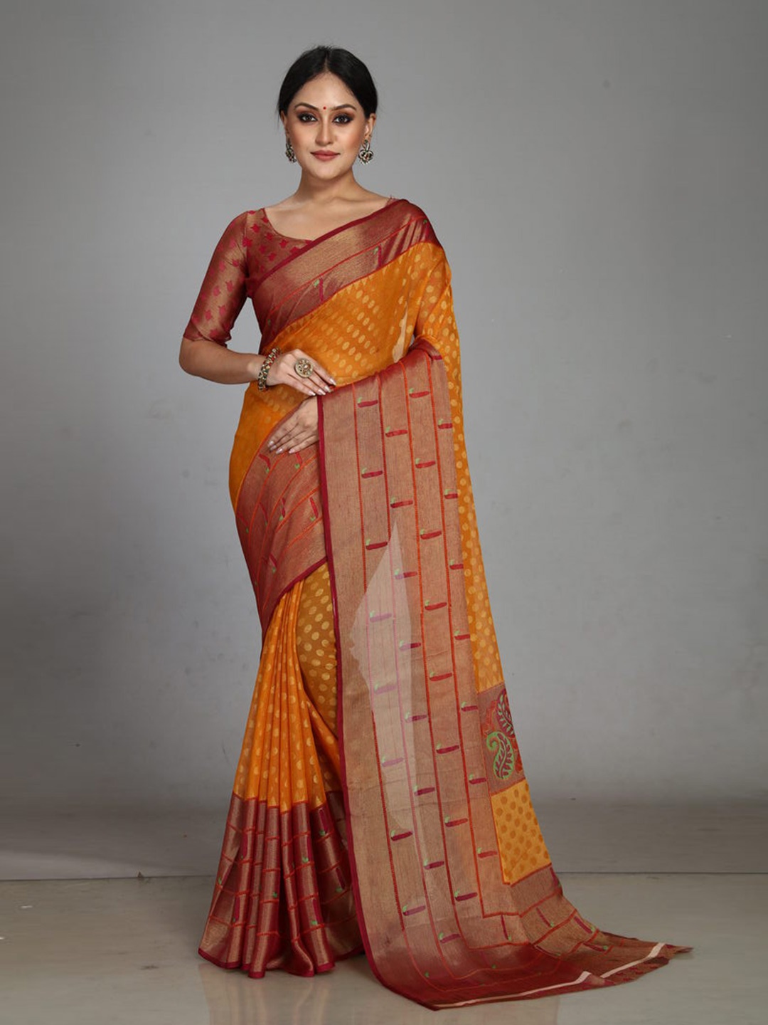 

Sanwariya Silk Ethnic Motifs Printed Saree, Yellow