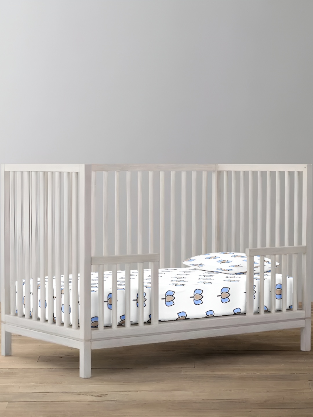 

THE BABY ATELIER White Printed Cotton Fitted 300 TC Crib Bedsheet With 1 Pillow Cover