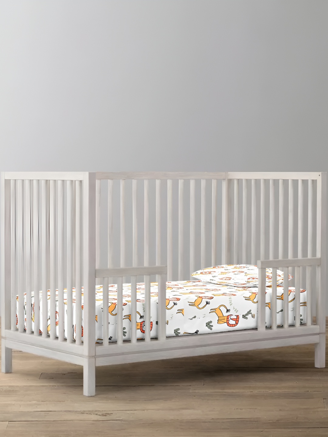 

THE BABY ATELIER White Printed Cotton Fitted 300 TC Crib Bedsheet With 1 Pillow Cover