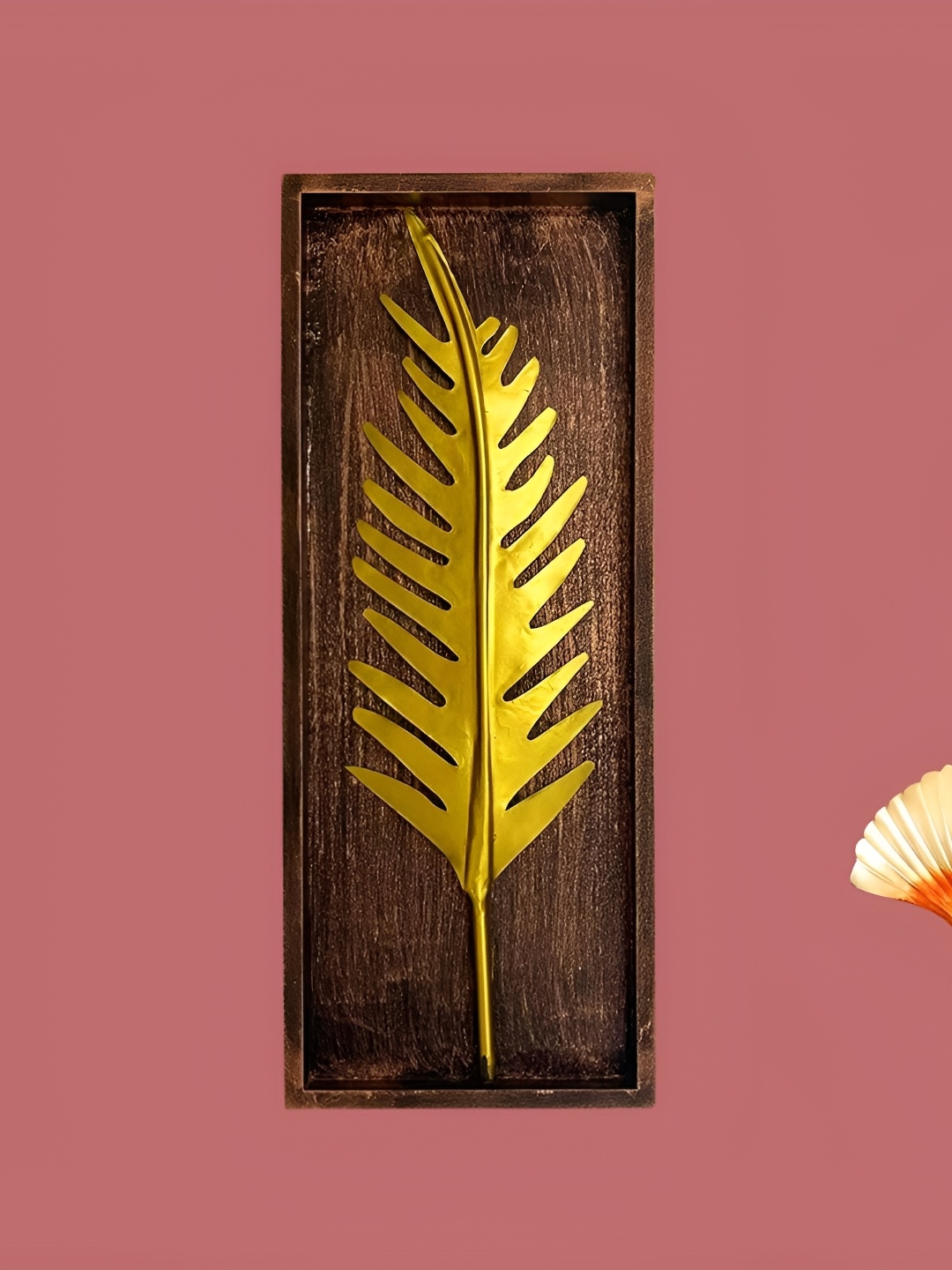 

RSN Gold Toned Metal Decorative Leaf Wall Decor