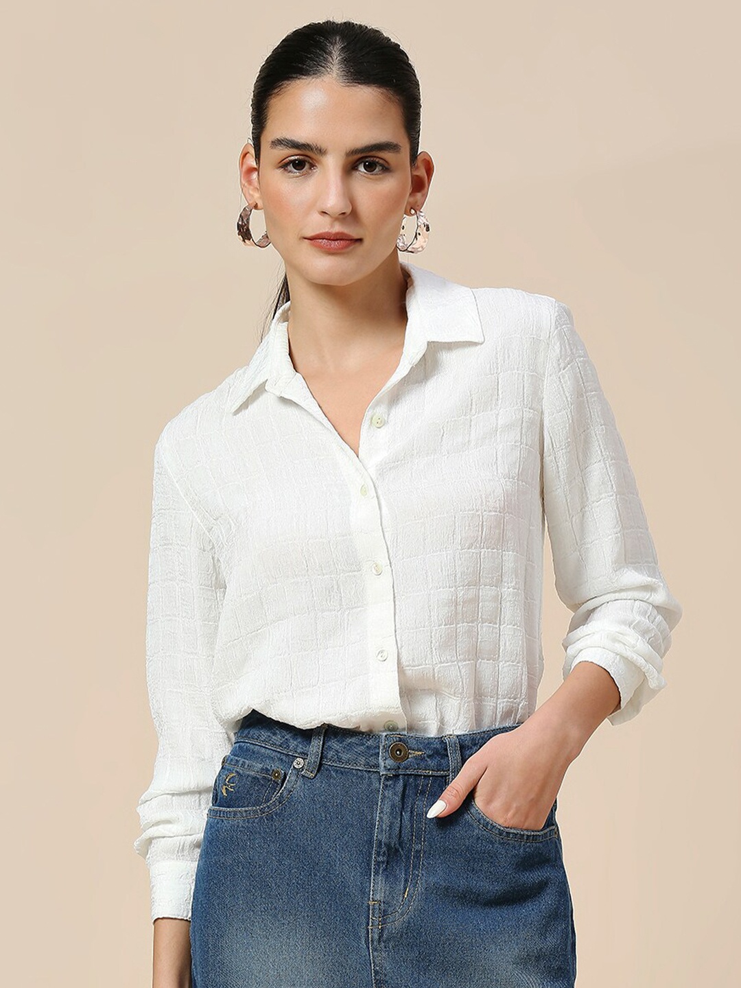 

Chemistry Checked Self Design Opaque Casual Shirt, White