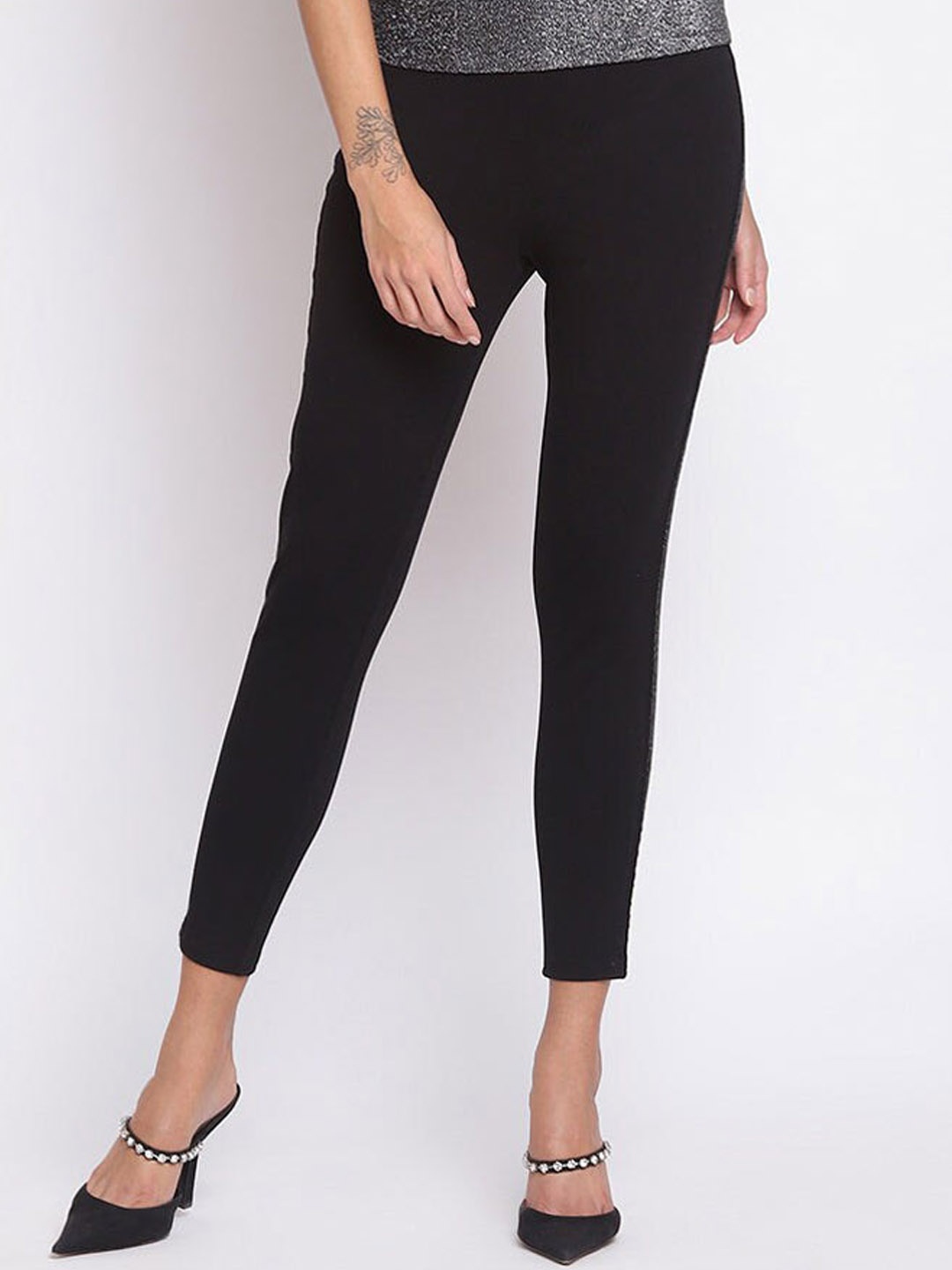 

Latin Quarters Women Mid-Rise Relaxed Trousers, Black