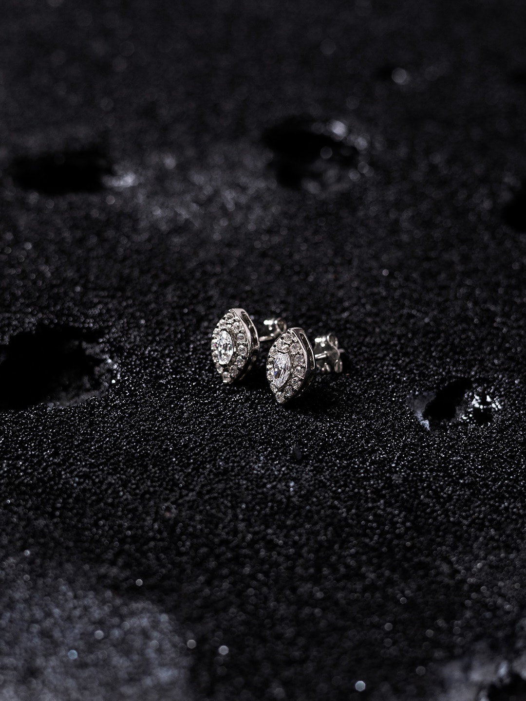 

ZORD Men Rhodium Plated 92.5 Sterling Silver Cubic Zirconia Contemporary Studs