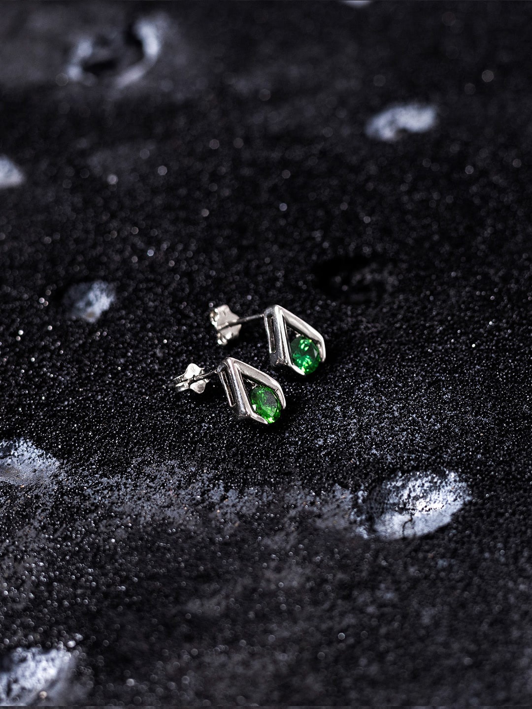 

ZORD Men Rhodium-Plated 92.5 Sterling Silver Contemporary Studs Earrings