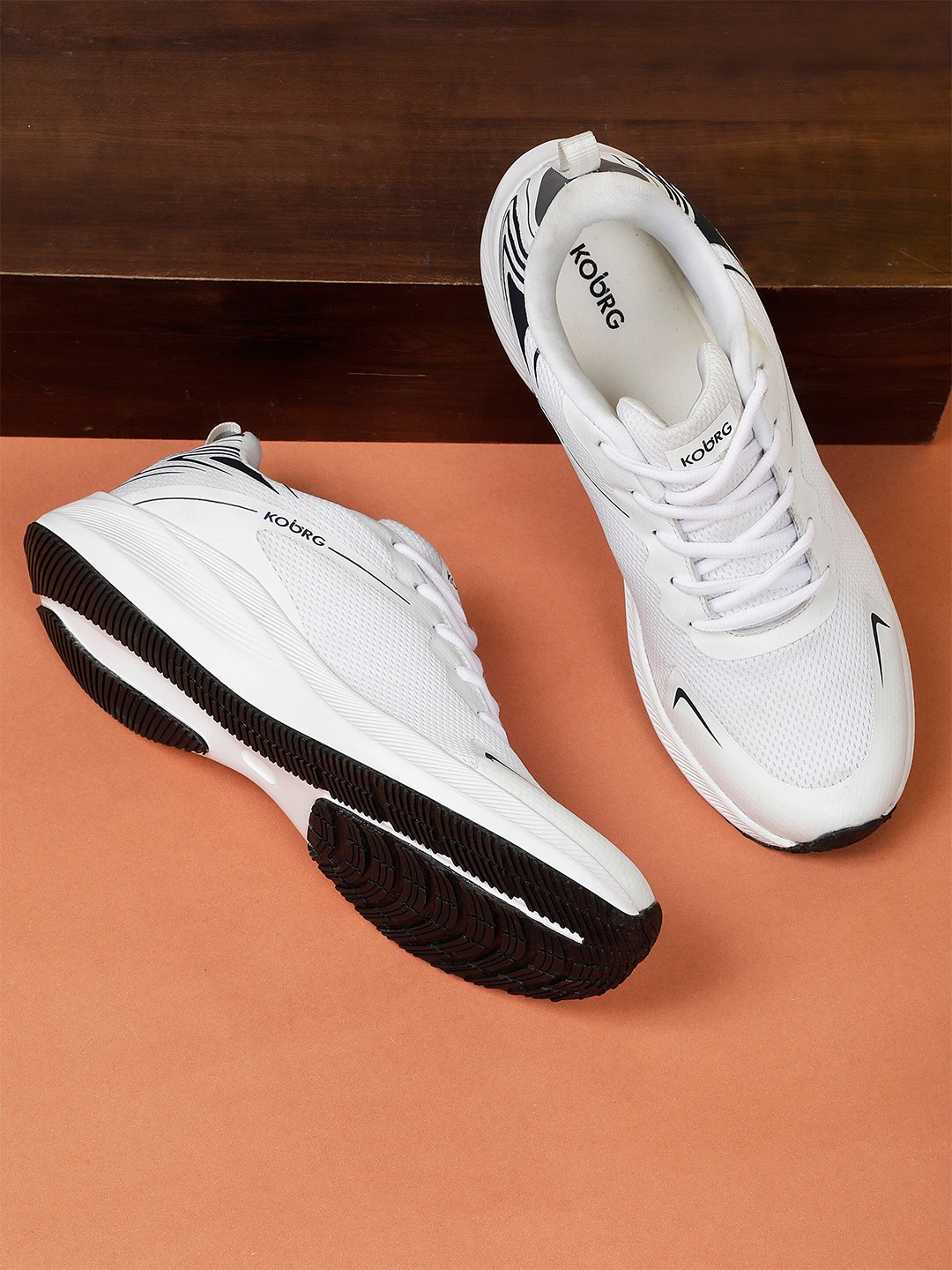 

Koburg Men Lace Up Running Shoes, White