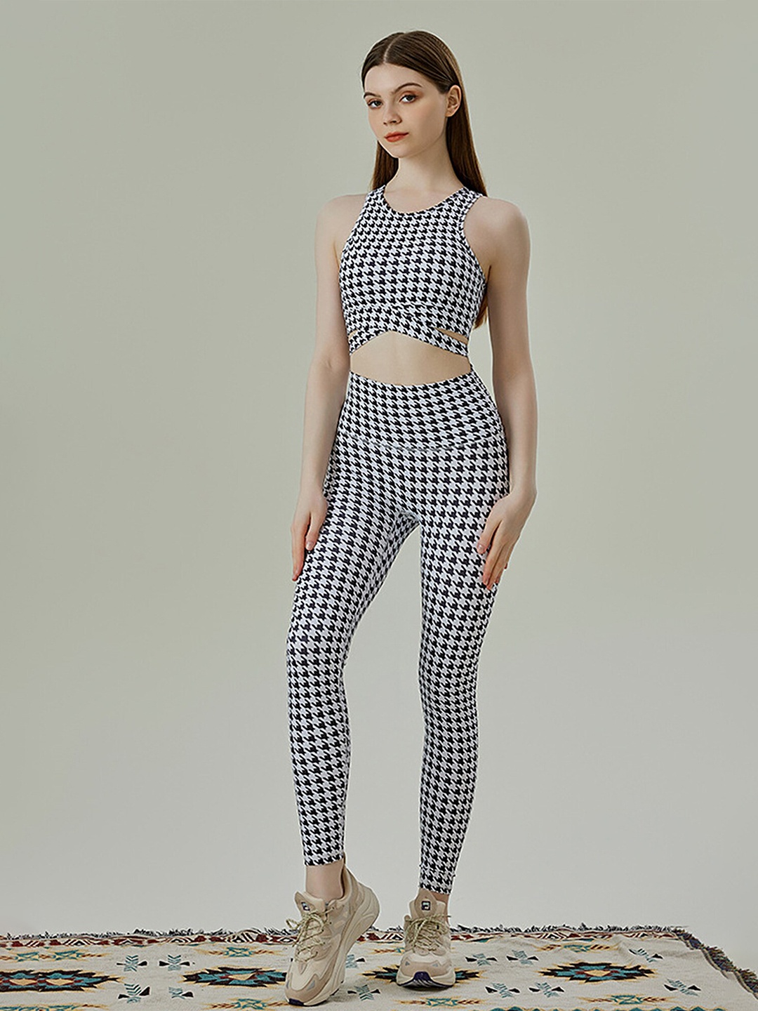 

LULU & SKY Geometric Print Round Neck Crop Top, Black
