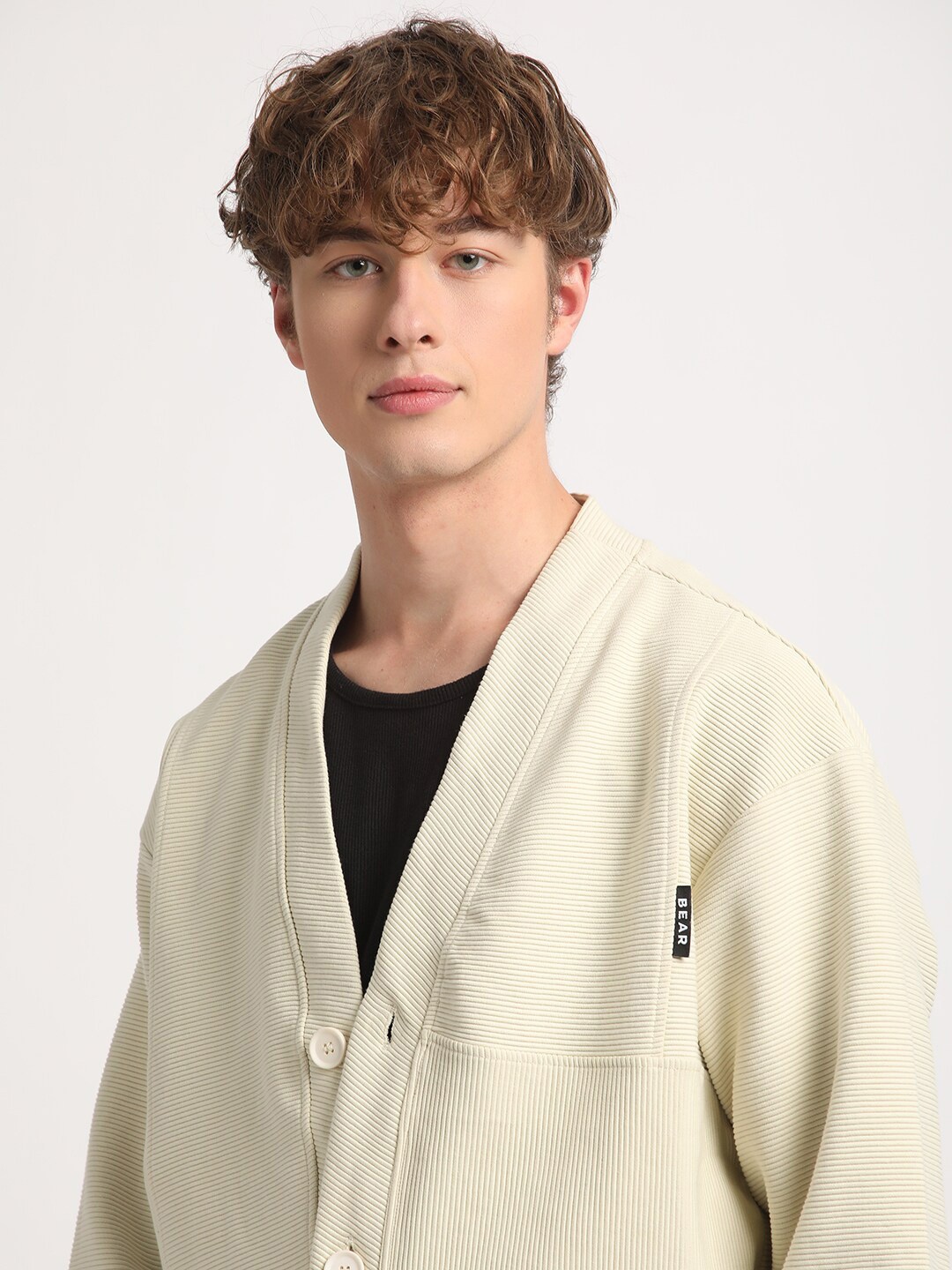 

THE BEAR HOUSE V-Neck Sweatshirt, Cream
