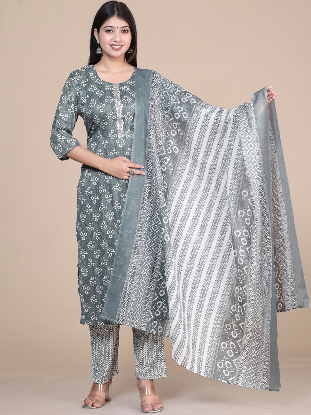 

HERE&NOW Floral Printed Regular Gotta Patti Straight Kurta With Trousers & Dupatta, Grey