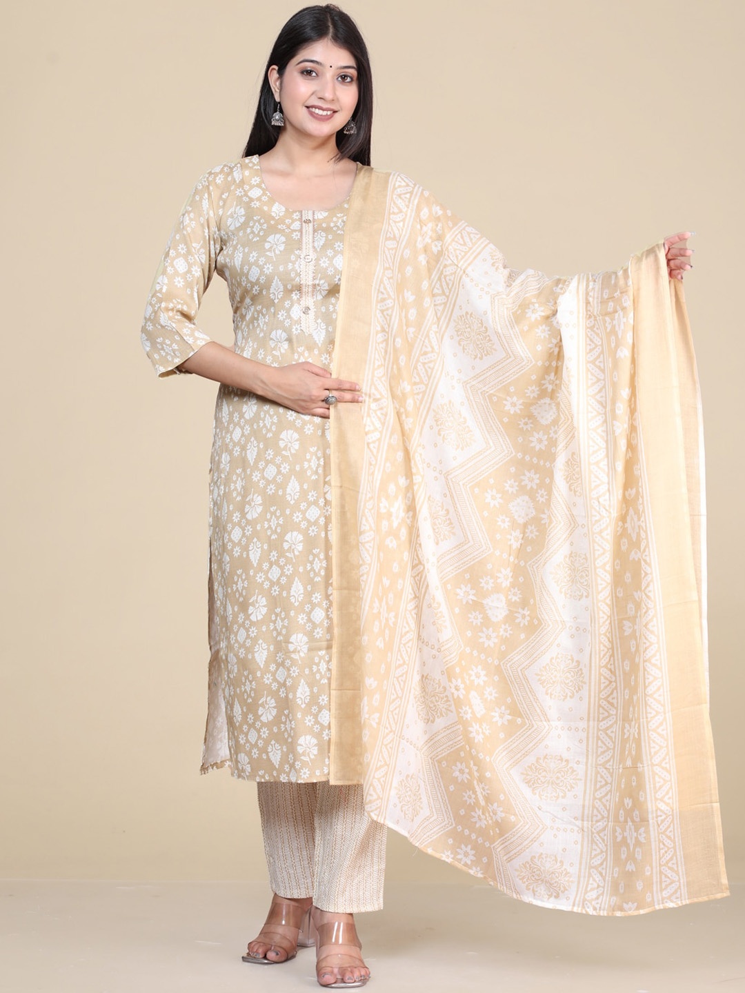

HERE&NOW Peach Floral Printed Round Neck Kurta with Trousers & Dupatta