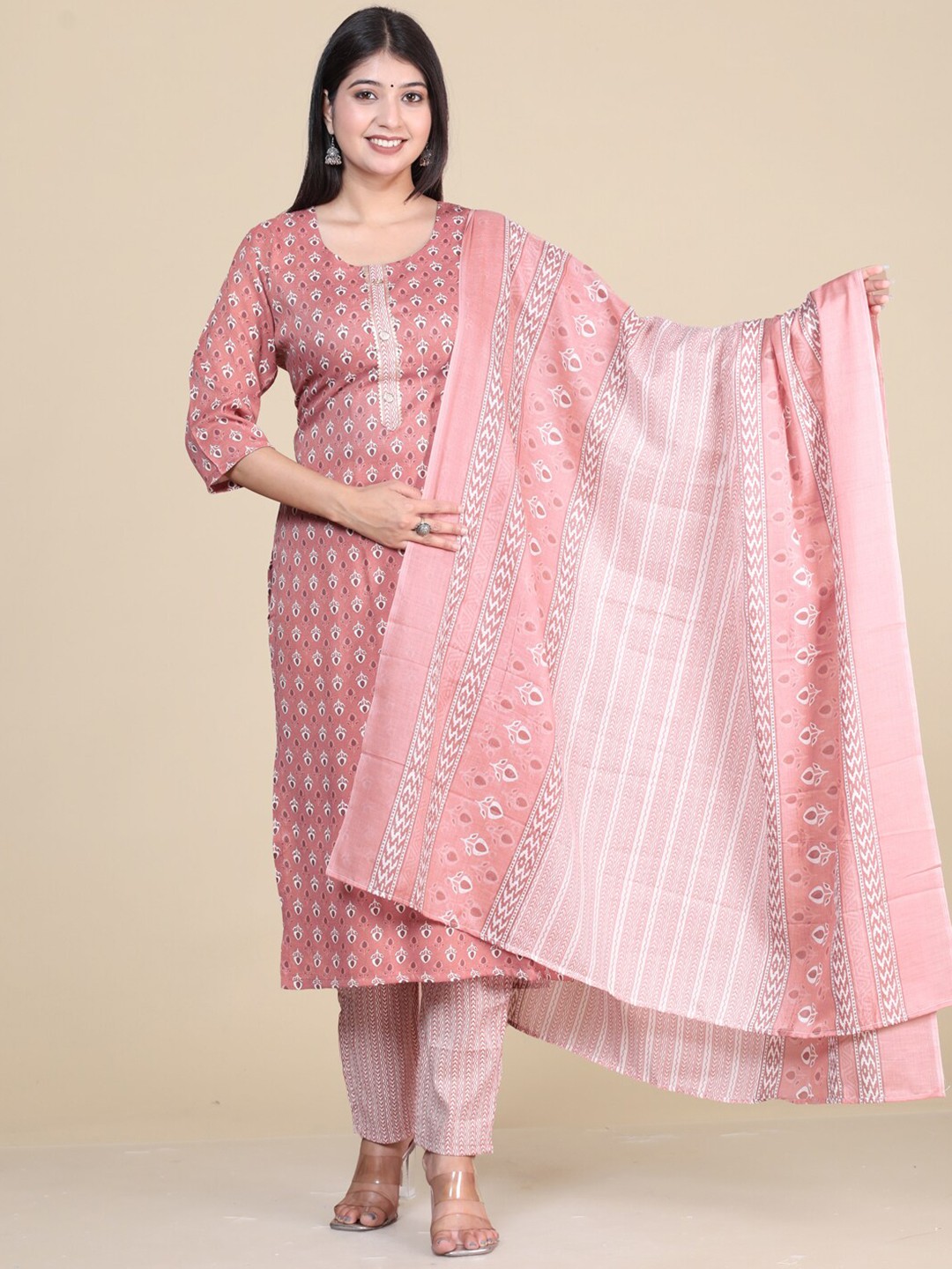 

HERE&NOW Maroon Floral Printed Round Neck Kurta with Trousers & Dupatta
