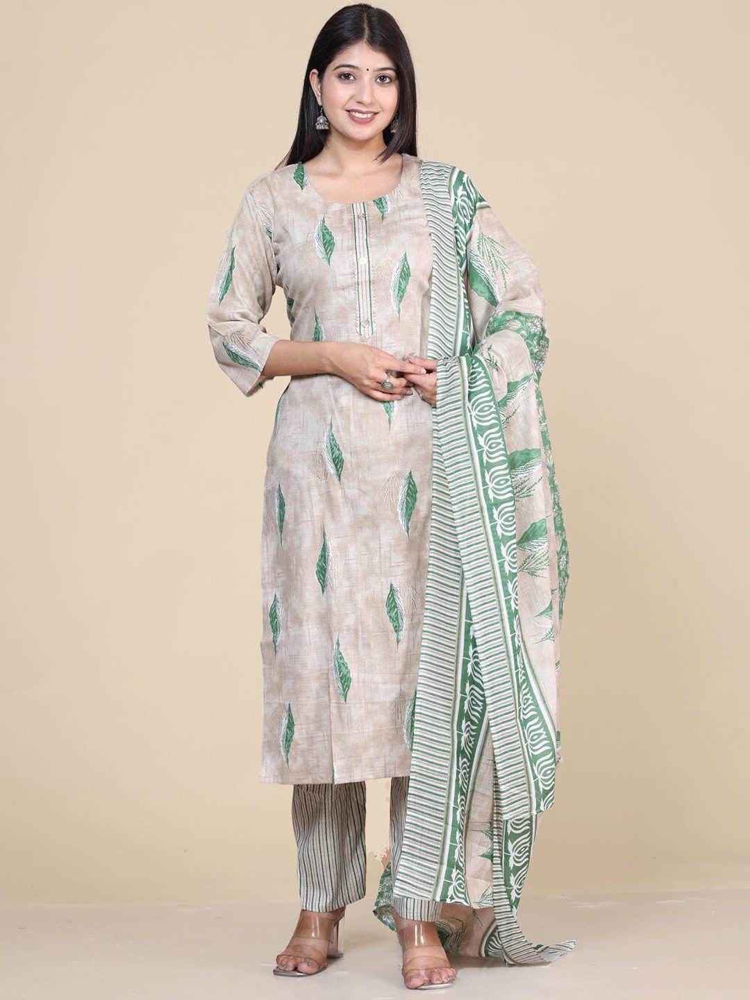 

HERE&NOW Cream Floral Printed Round Neck Kurta with Trousers & Dupatta