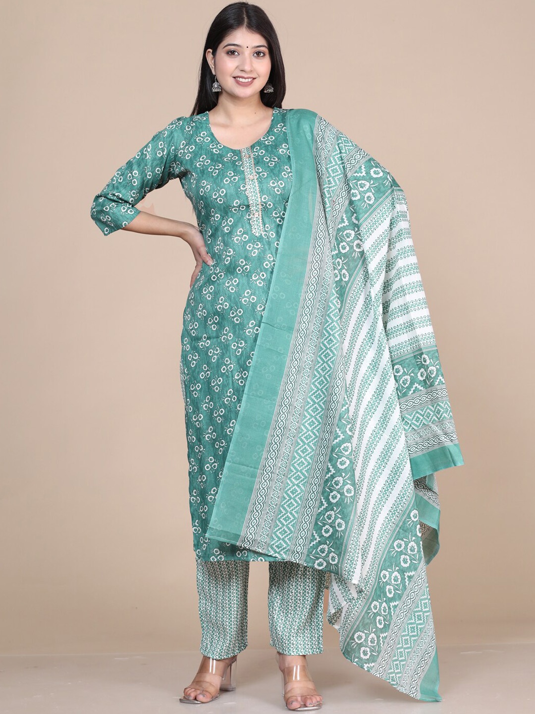 

HERE&NOW Green Floral Printed Round Neck Kurta with Trousers & Dupatta