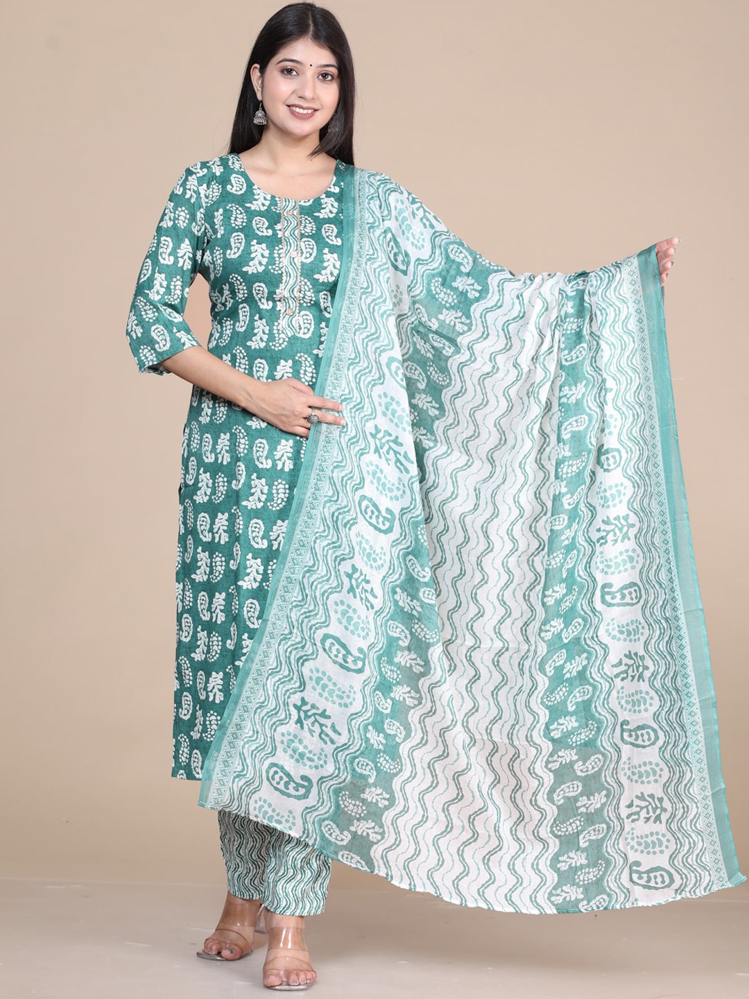 

HERE&NOW Floral Printed Regular Straight Kurta With Trousers & Dupatta, Green