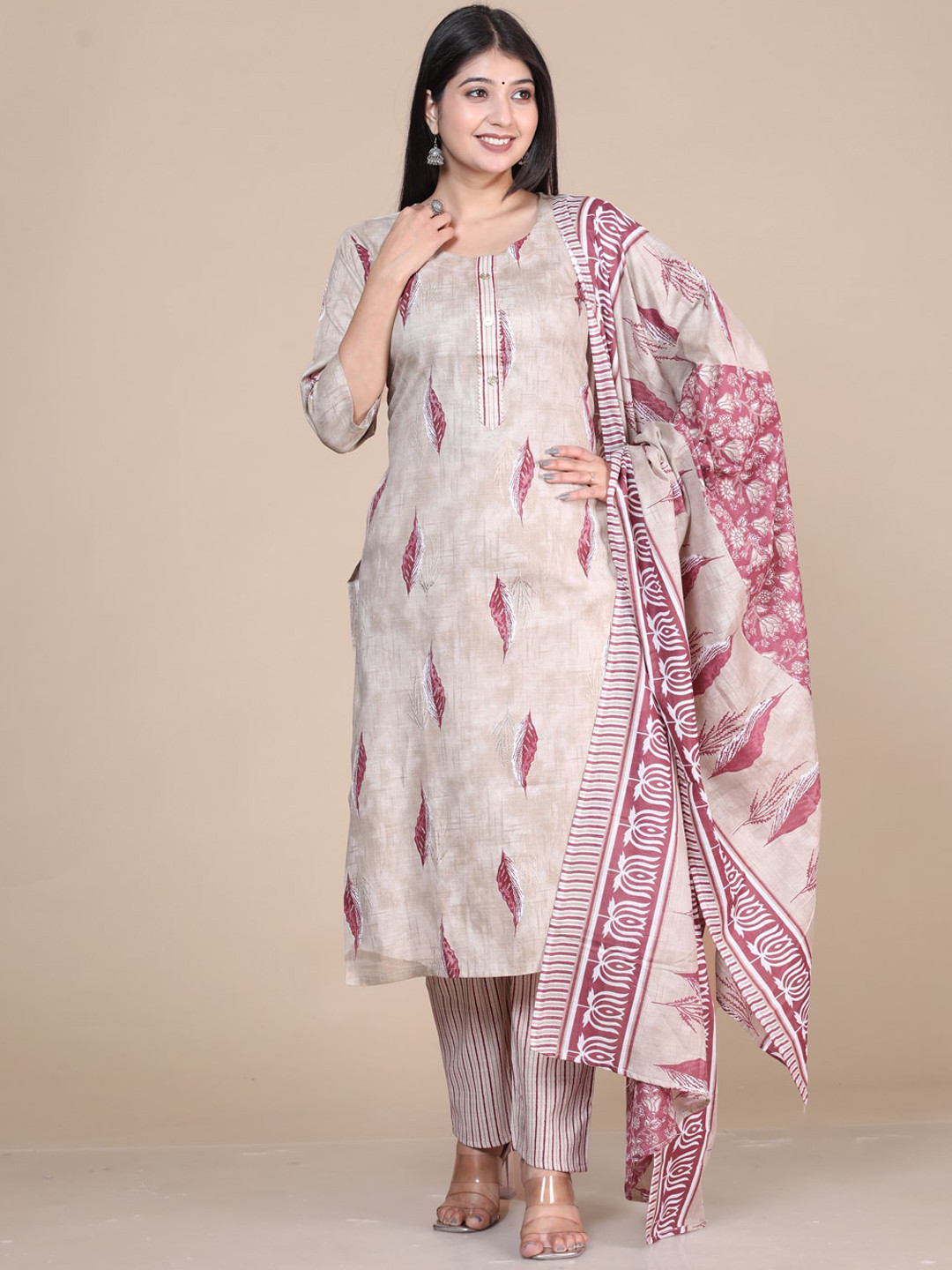 

HERE&NOW Cream Floral Printed Round Neck Kurta with Trousers & Dupatta