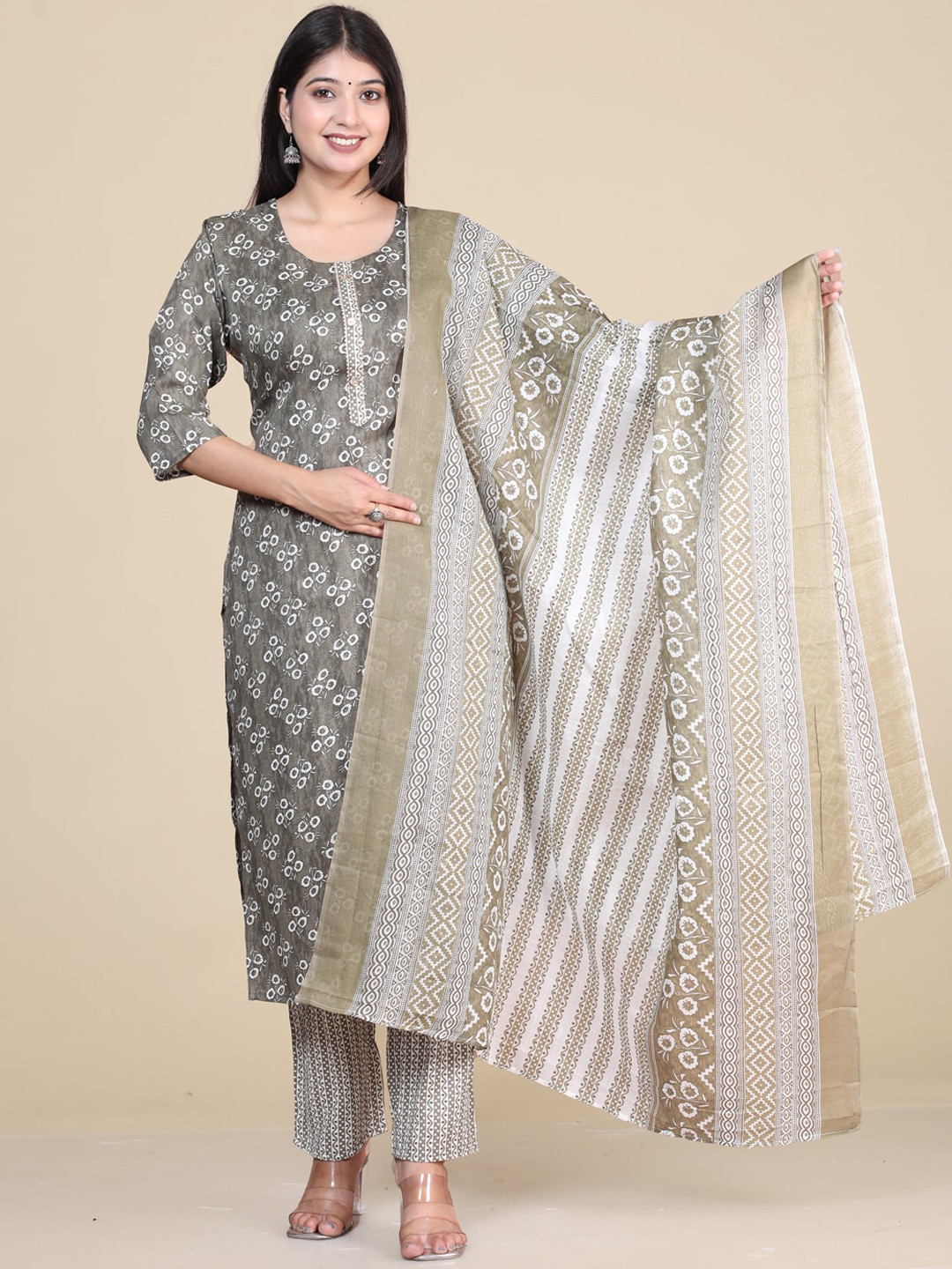 

HERE&NOW Floral Printed Gotta Patti Kurta with Trousers & Dupatta, Grey