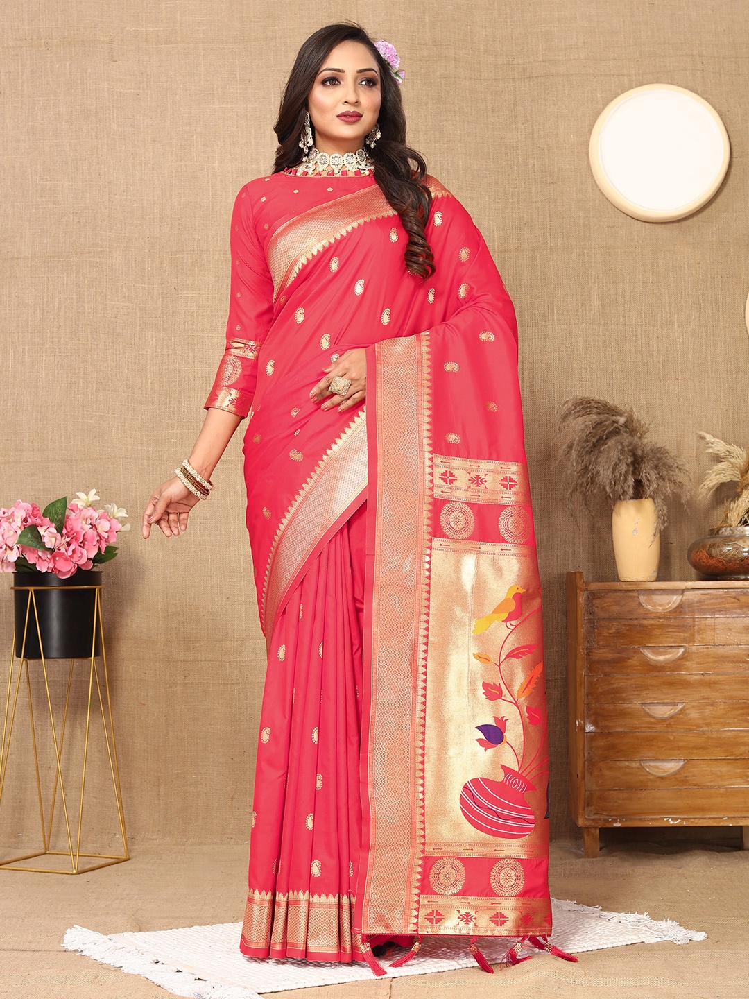 

YAVIRA SILK Ethnic Motifs Woven Design Zari Paithani Saree, Pink