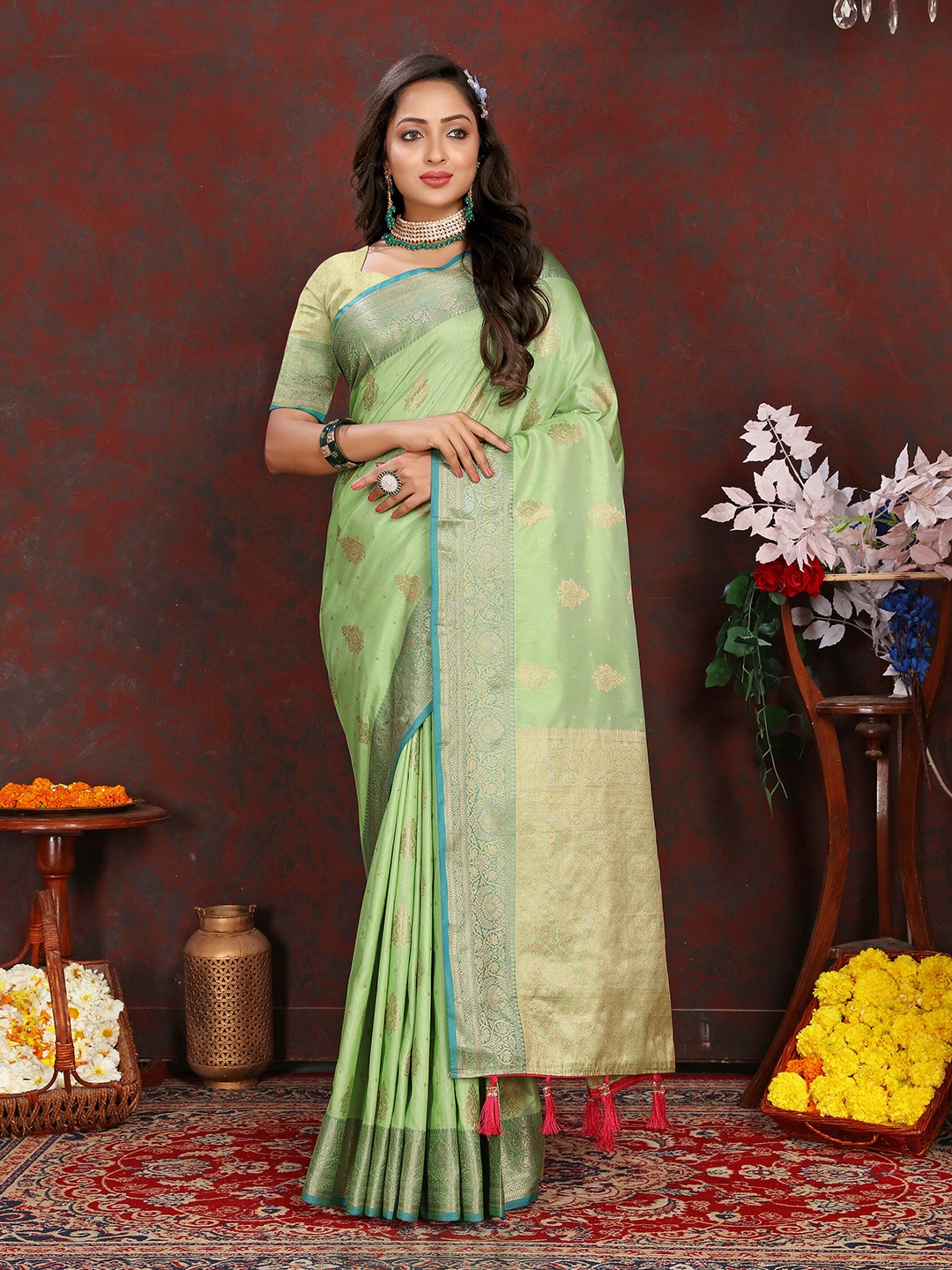 

YAVIRA SILK Ethnic Motifs Woven Design Zari Banarasi Saree With Tassels, Lime green