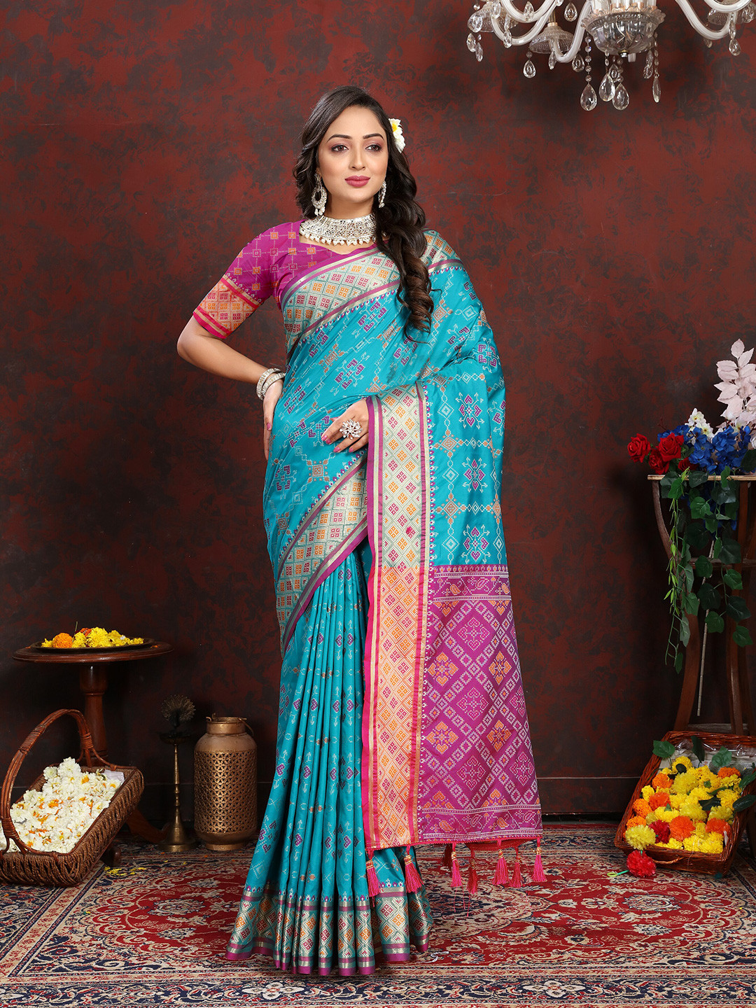 

YAVIRA SILK Ethnic Motifs Printed Zari Patola Saree, Sea green