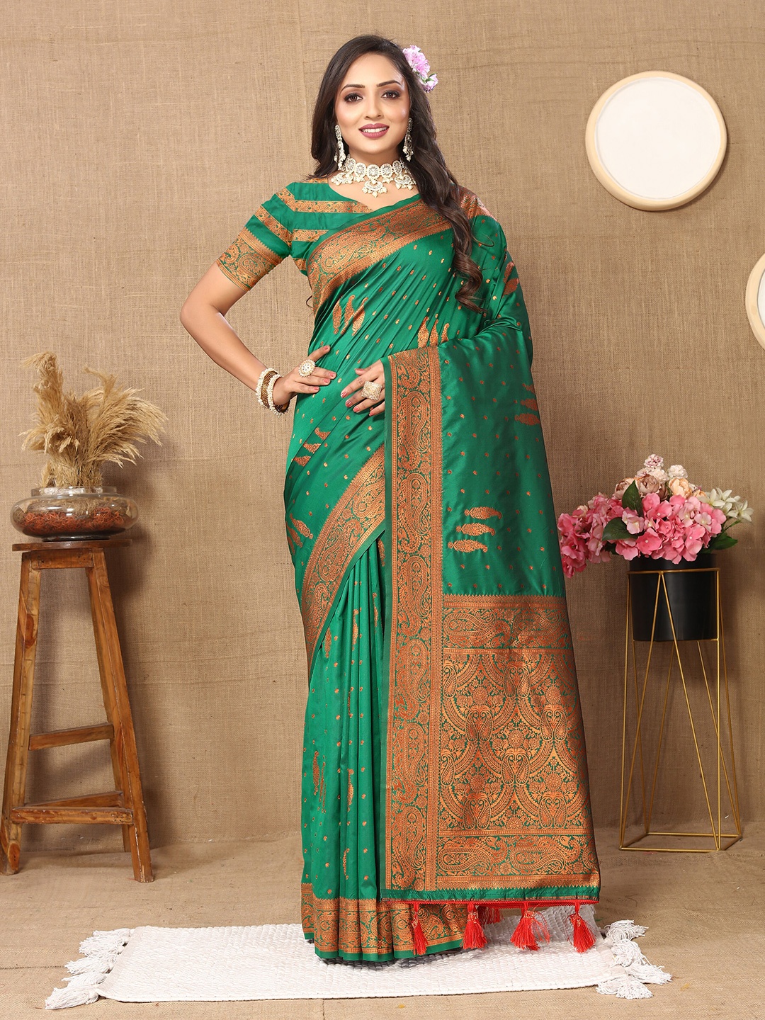 

YAVIRA SILK Ethnic Motifs Woven Design Zari Kota Saree, Green