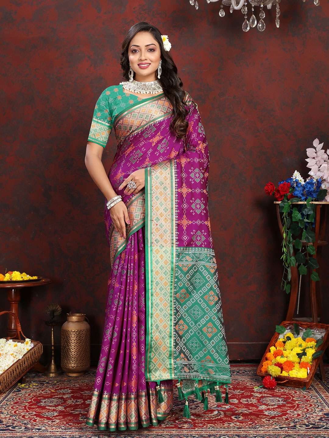 

YAVIRA SILK Woven Design Zari Patola Saree With Tassels, Lavender