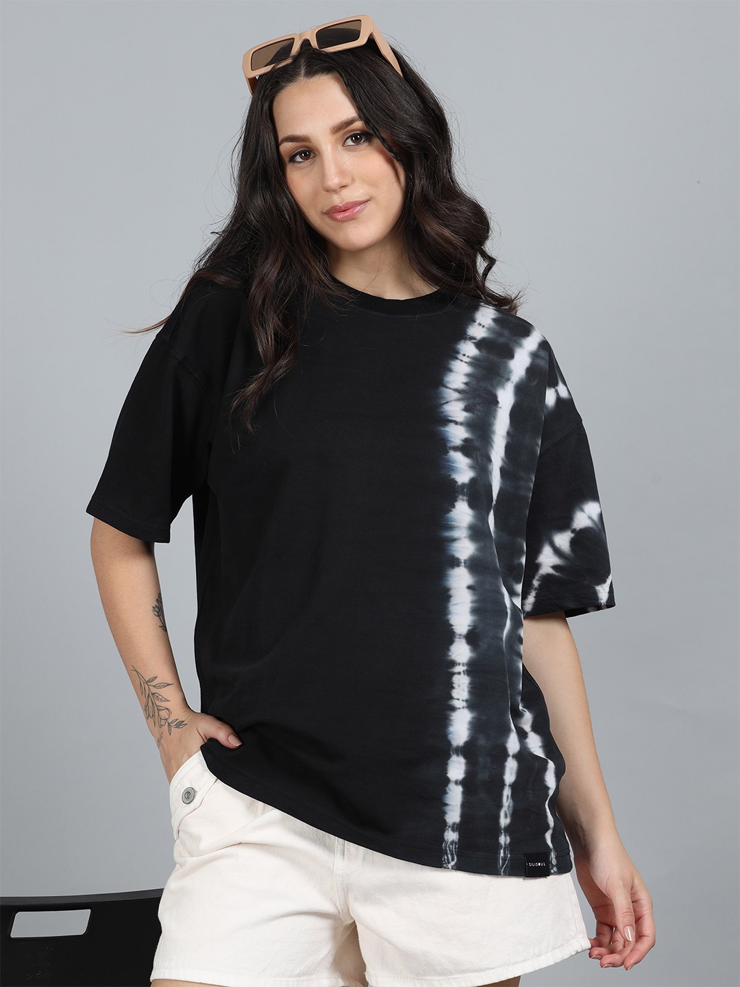 

SILISOUL Bio Finish Tie and Dye Round Neck Drop-Shoulder Sleeves Cotton Oversized T-shirt, Black