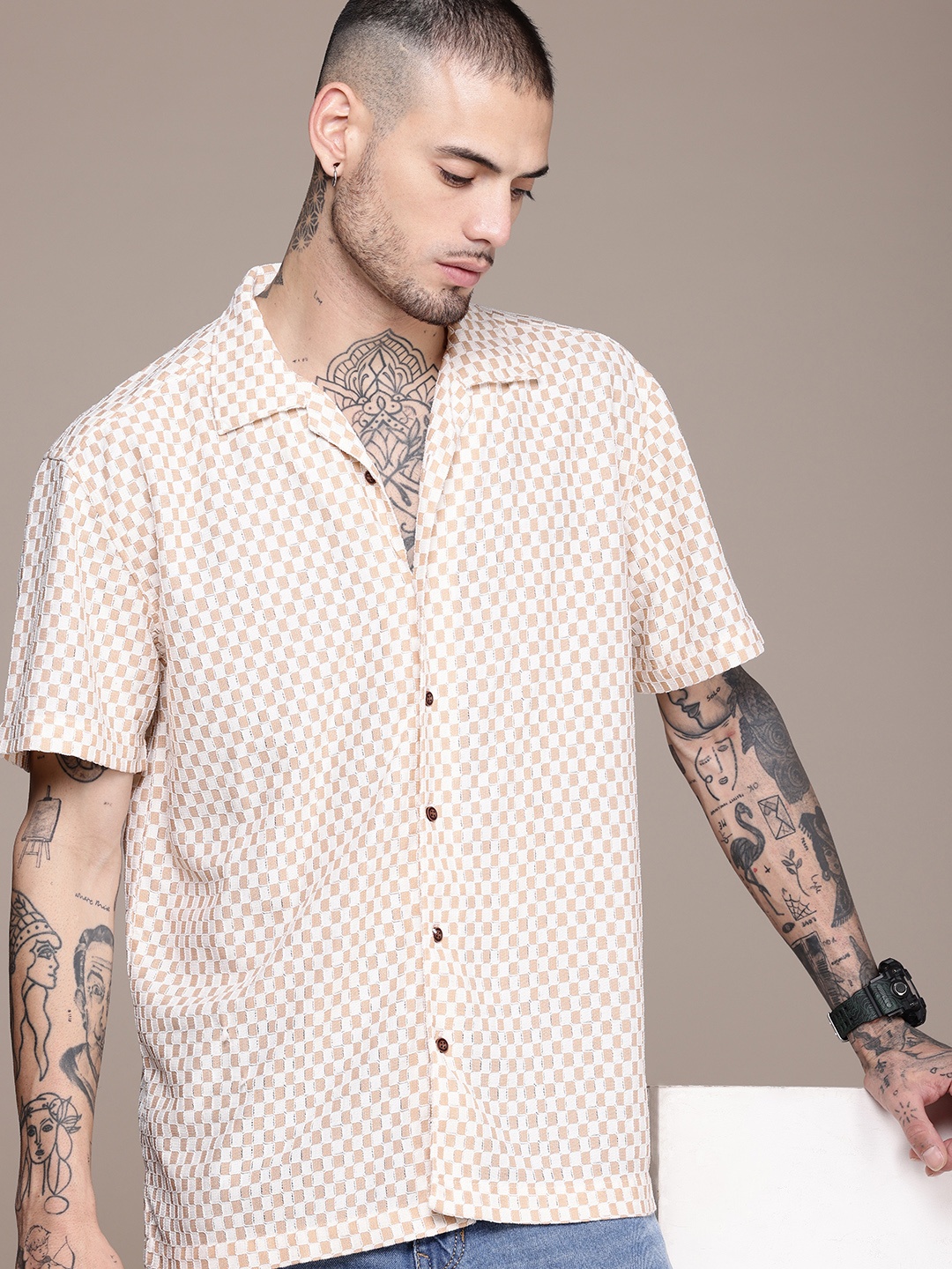 

Roadster Men RMS HS RELAXED CAMP NOVELTY Checked Casual Shirt, Off white