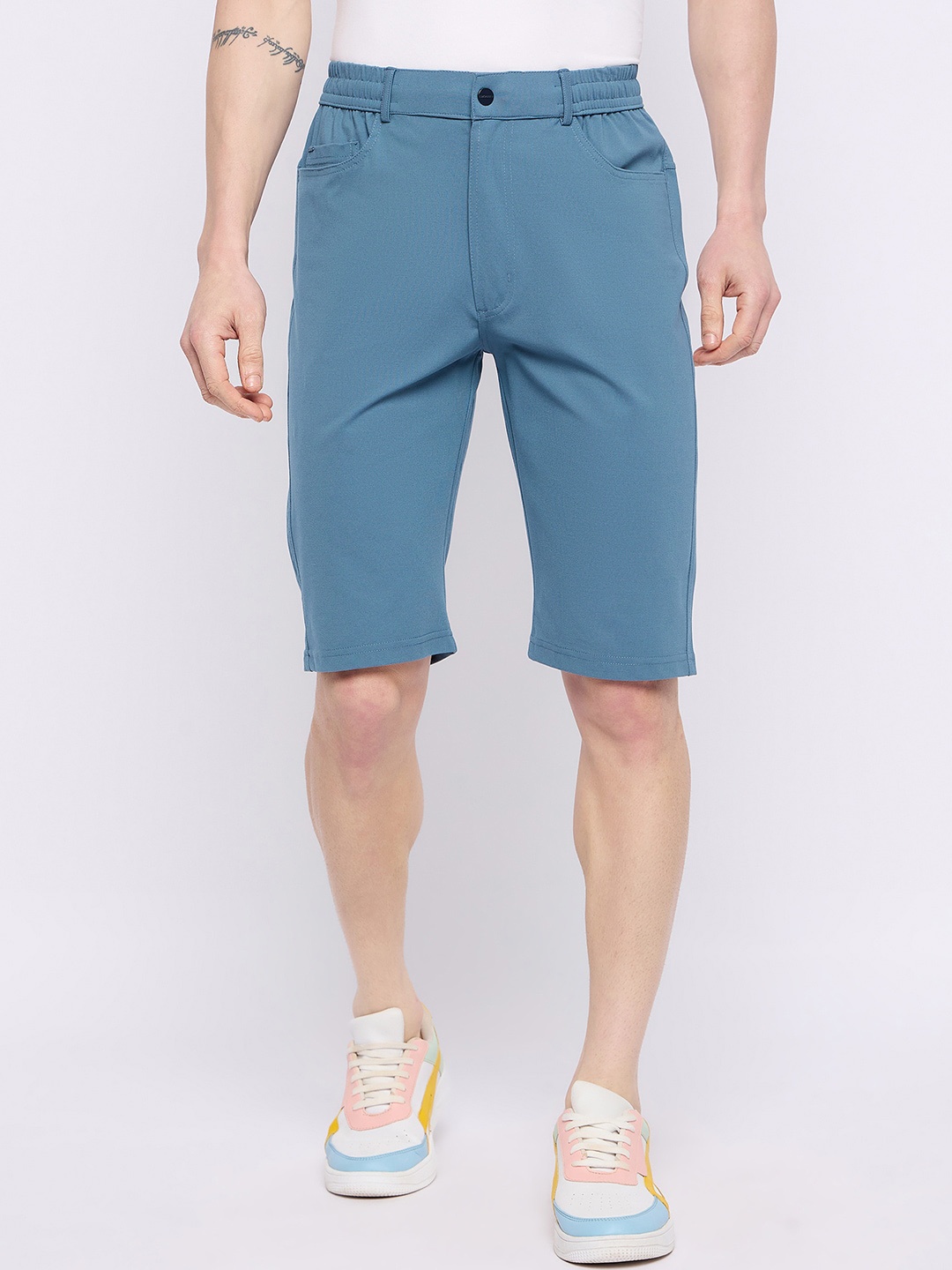 

Okane Men Mid-Rise Shorts, Blue