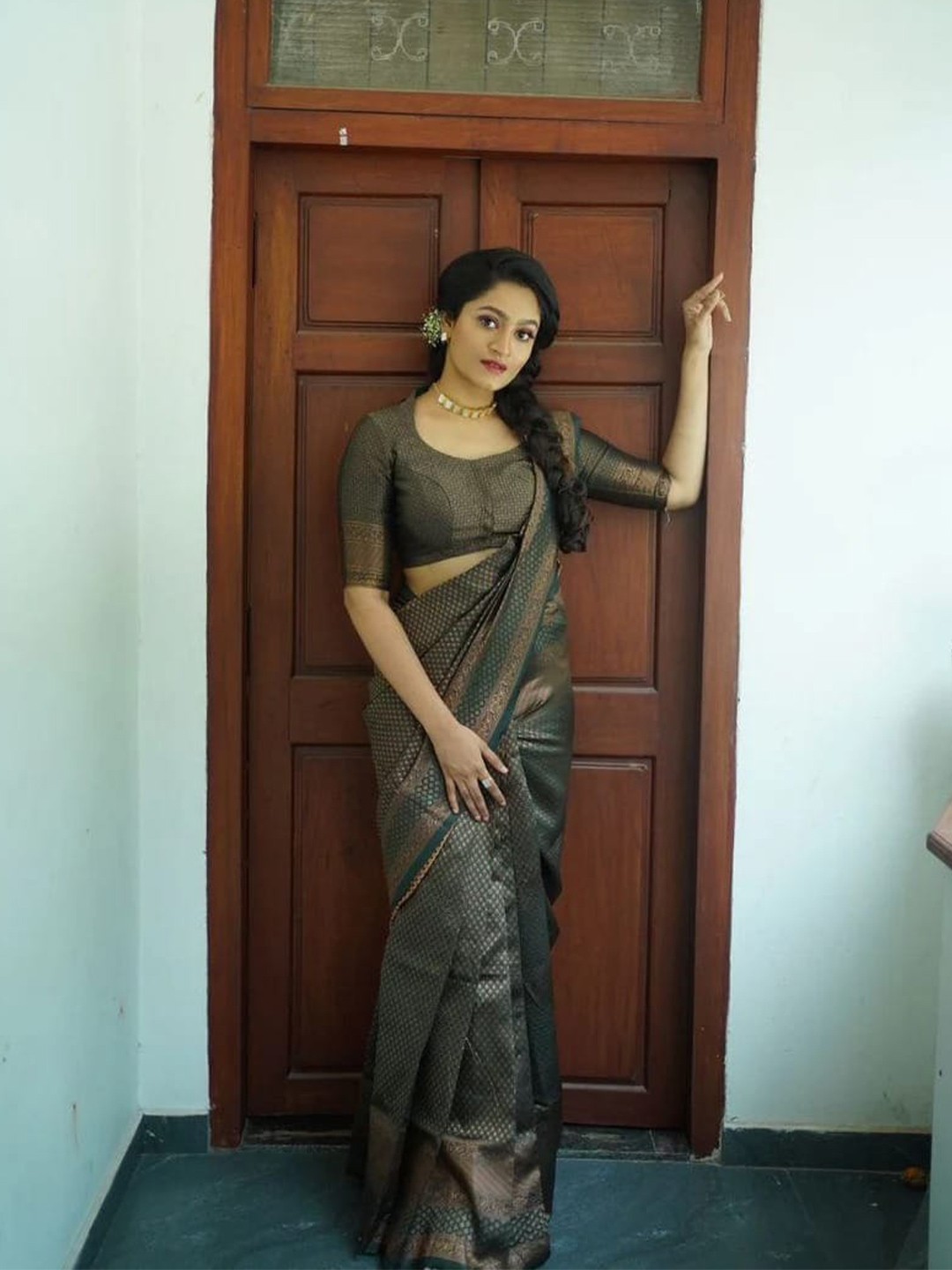 

KALINI Ethnic Motifs Woven Design Zari Kanjeevaram Saree, Green