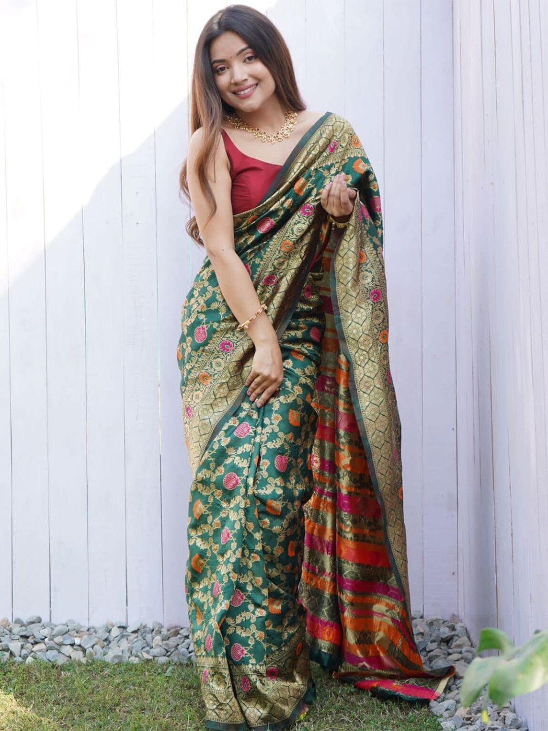 

KALINI Ethnic Motifs Jacquard Woven Design Zari Detailed Kanjeevaram Saree, Green