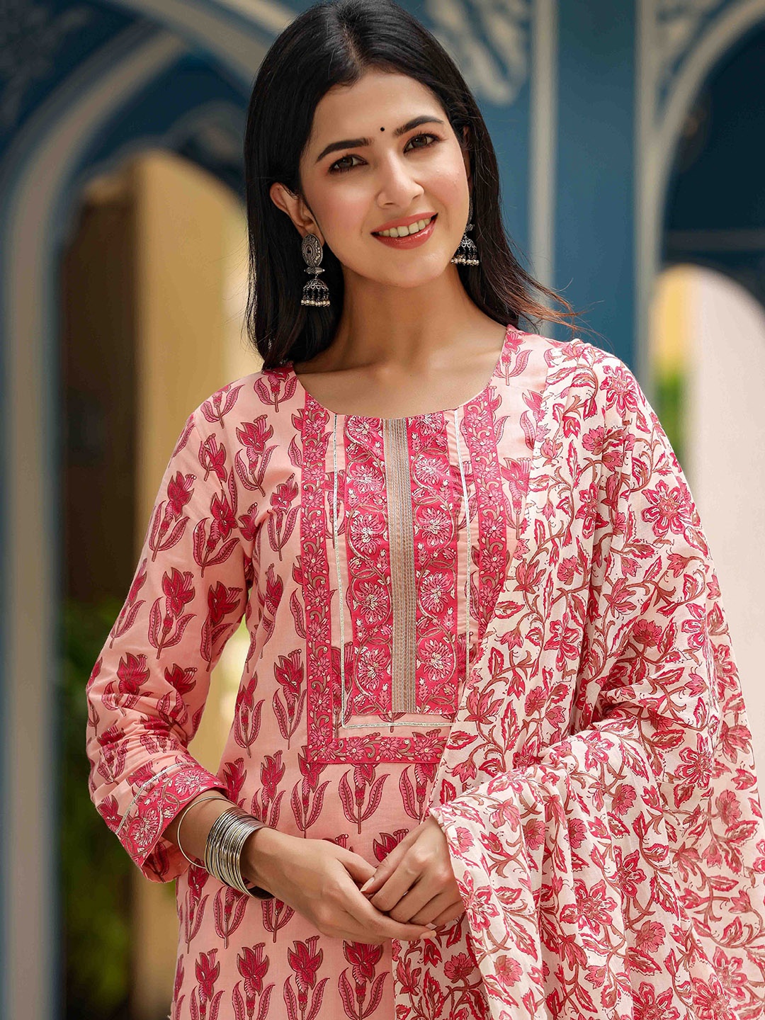 

AHIKA Floral Printed Round Neck Regular Straight Kurta With Trousers & Dupatta, Pink