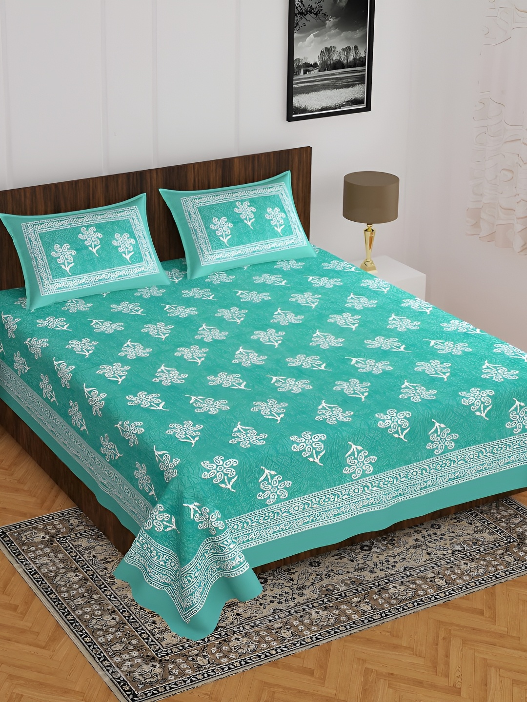 

Polo Plus Green & White Ethnic Motifs Cotton 120 TC King Bedsheet with 2 Pillow Covers