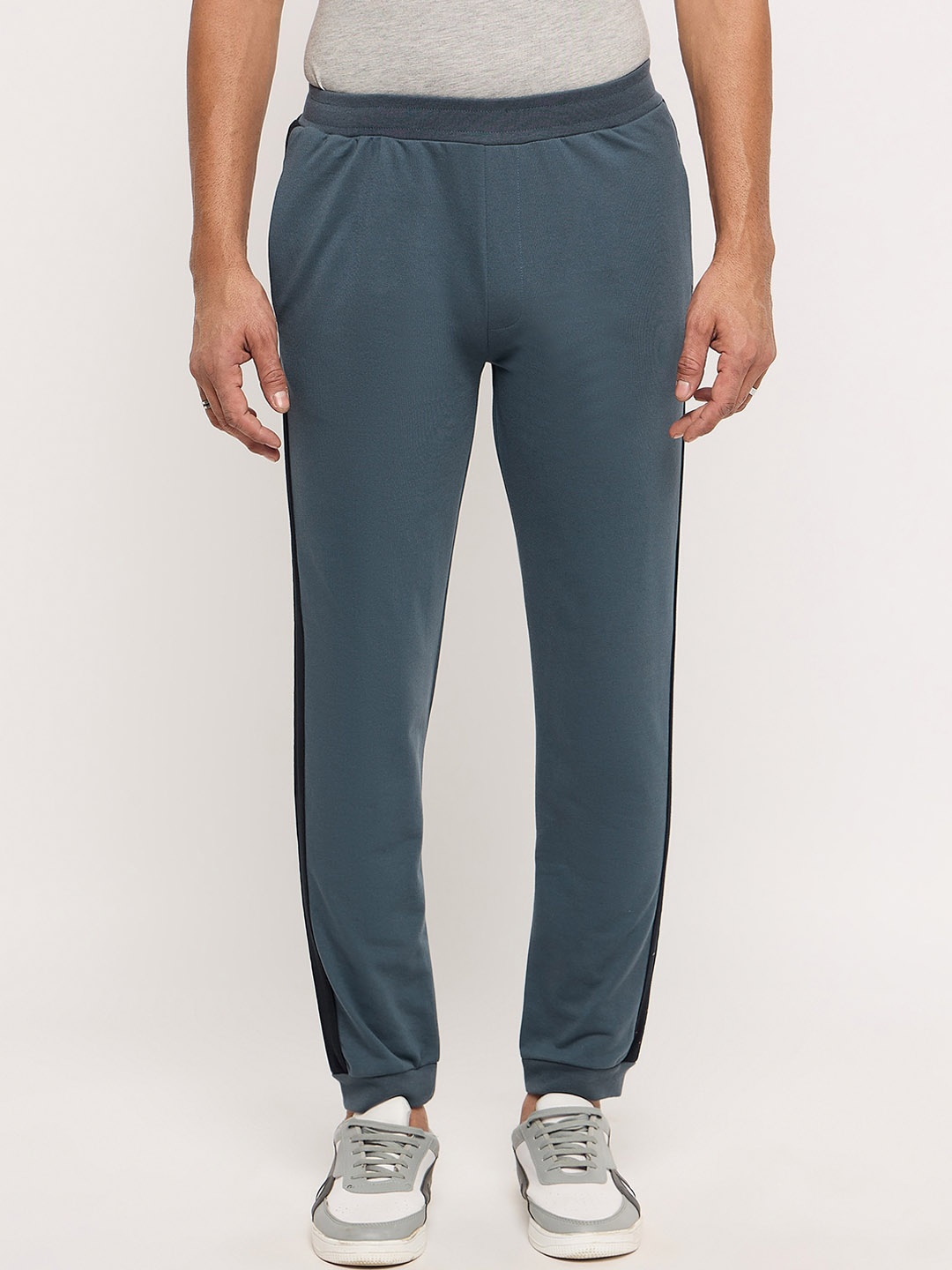 

Okane Men Mid-Rise Joggers, Blue