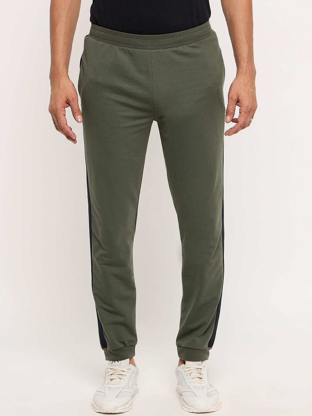 

Okane Men Mid Rise Joggers, Olive