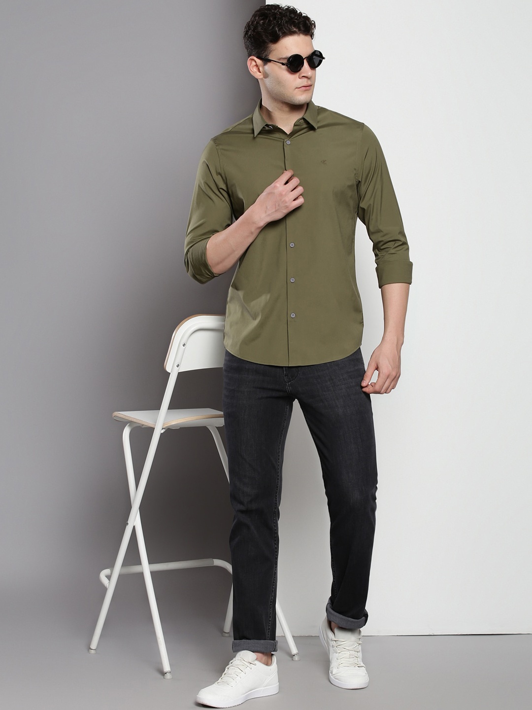

Calvin Klein Jeans Slim Fit Opaque Cotton Casual Shirt, Green