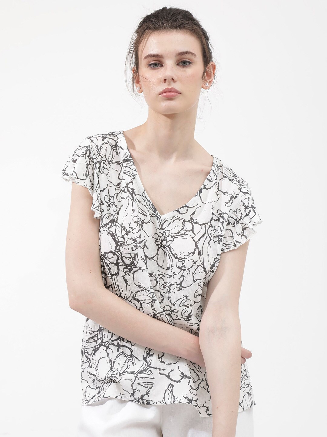 

RAREISM V-Neck Floral Print Flutter Sleeve Top, White