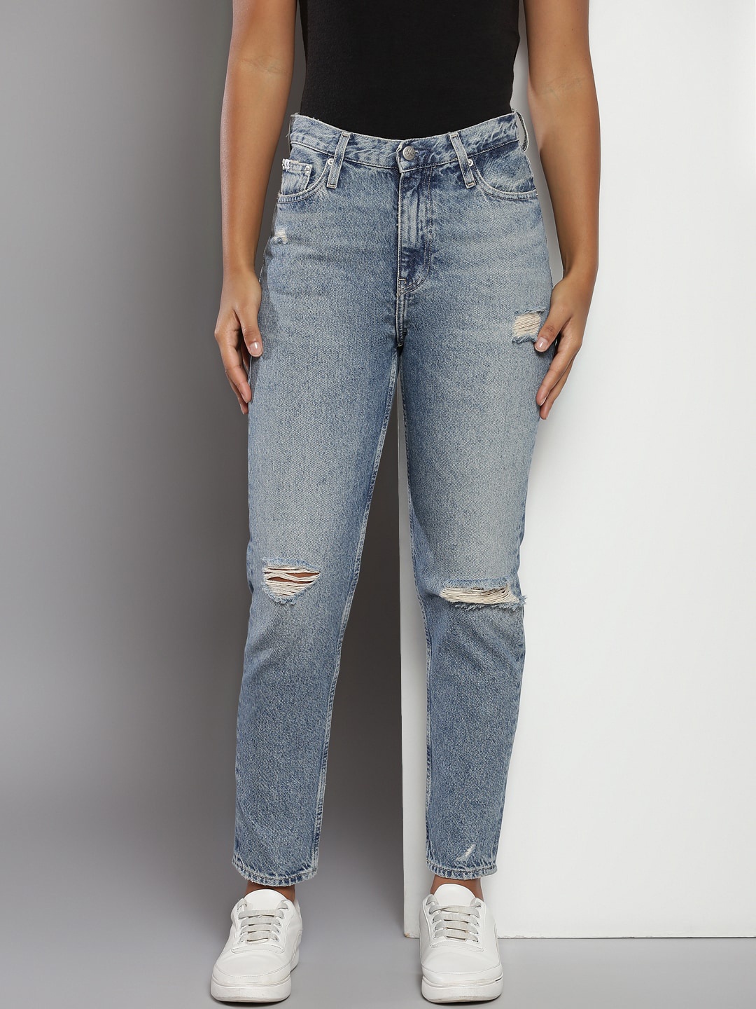 

Calvin Klein Women Mom Fit Highly Distressed Heavy Fade Pure Cotton Jeans, Blue