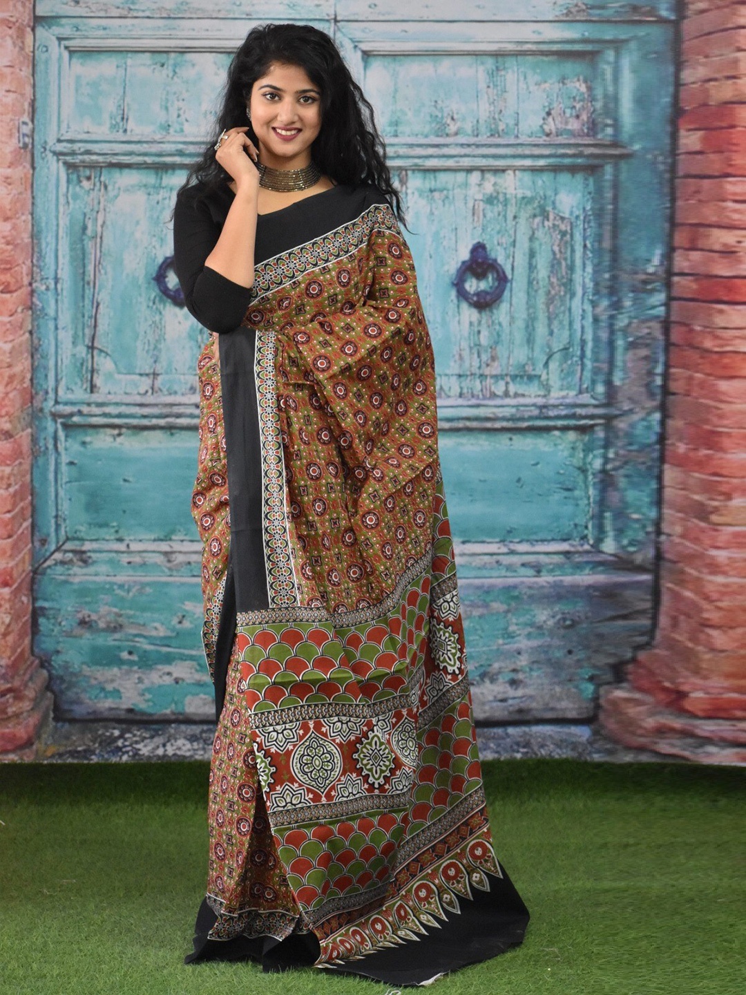 

KIAARON Ethnic Motifs Pure Cotton Block Print Saree, Brown