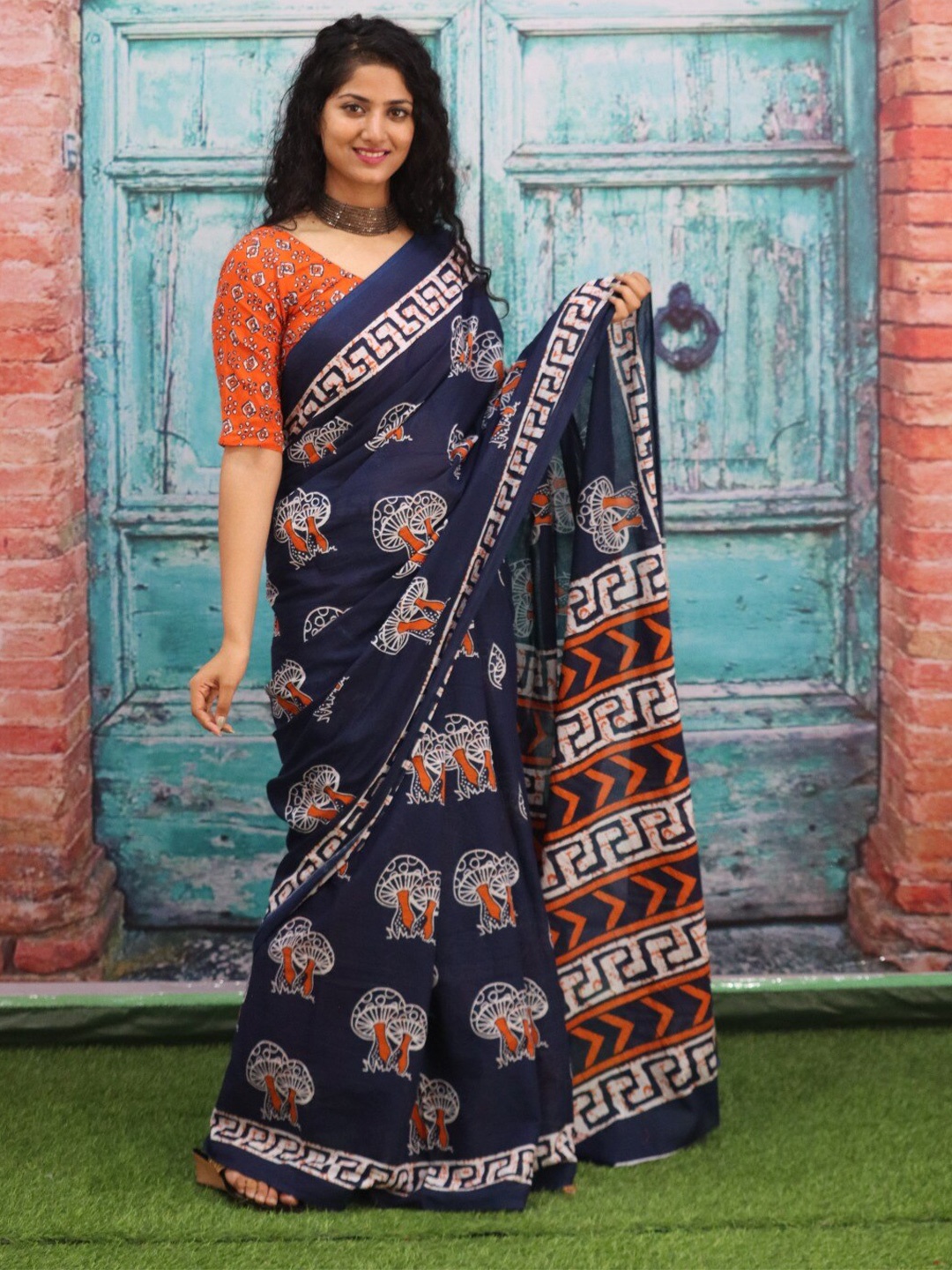 

KIAARON Ajrak Block Pure Cotton Block Print Saree, Blue