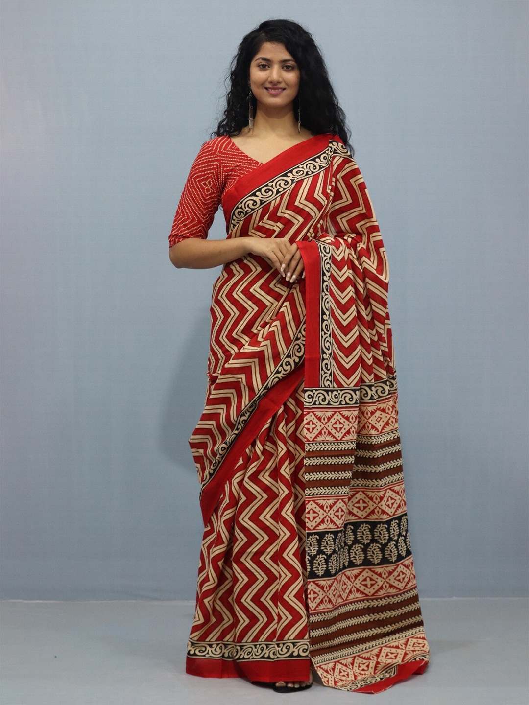 

KIAARON Pure Cotton Block Print Saree, Red
