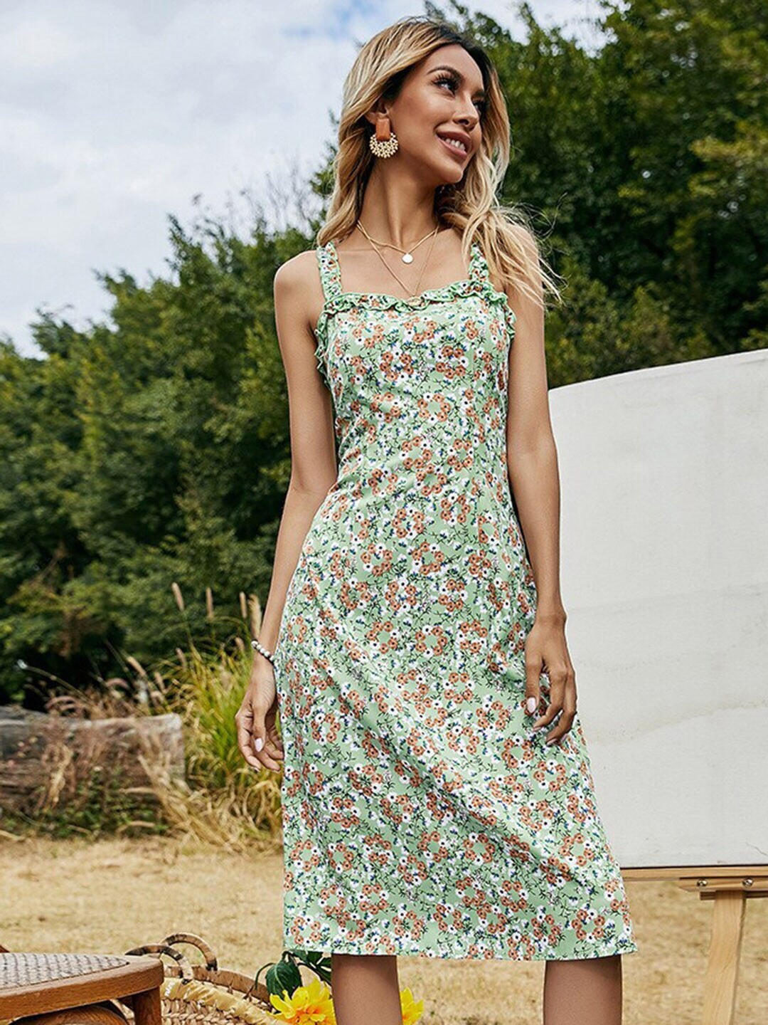

StyleCast x Revolte Floral Printed Shoulder Straps A-Line Dress, Green
