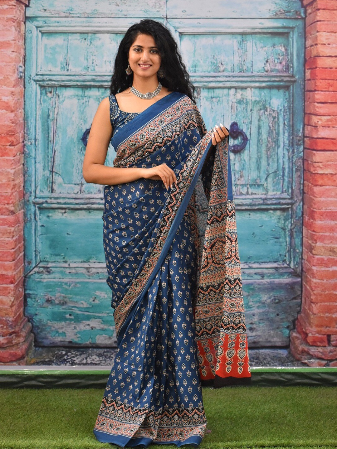 

KIAARON Ajrak Block Printed Jaipuri Mulmul Pure Cotton Saree, Blue