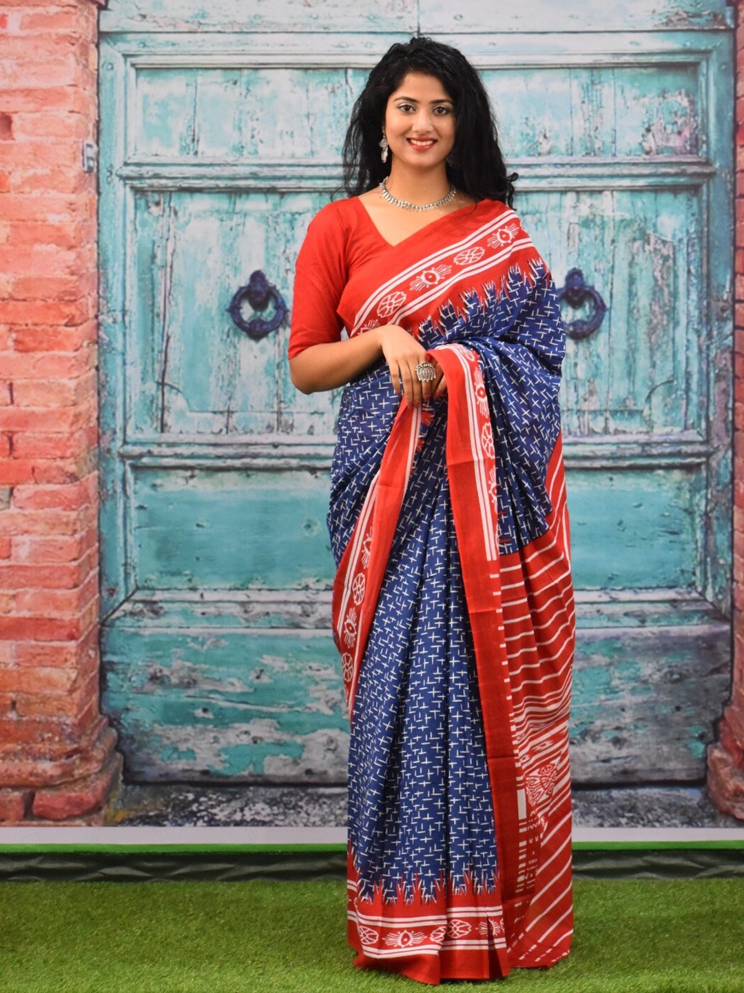 

KIAARON Geometric Printed Pure Cotton Half and Half Block Saree, Red