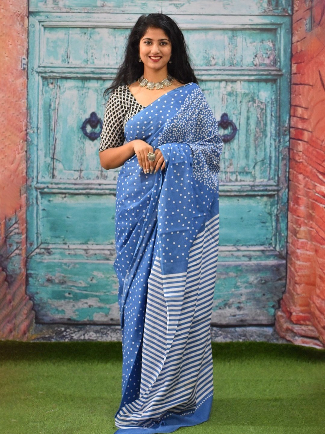 

KIAARON Geometric Printed Pure Cotton Half and Half Block Saree, Blue