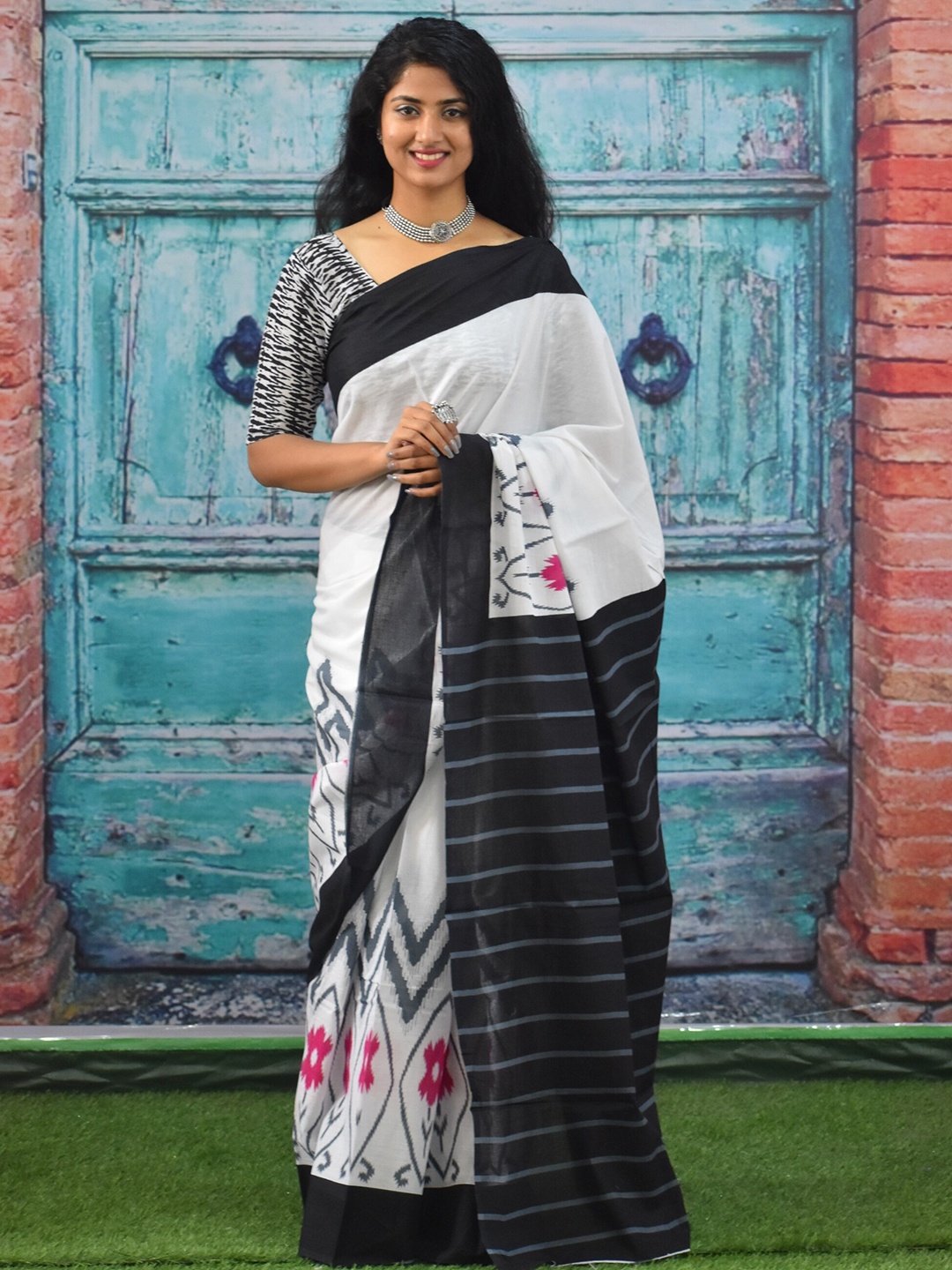 

KIAARON Geometric Printed Pure Cotton Half and Half Block Saree, White