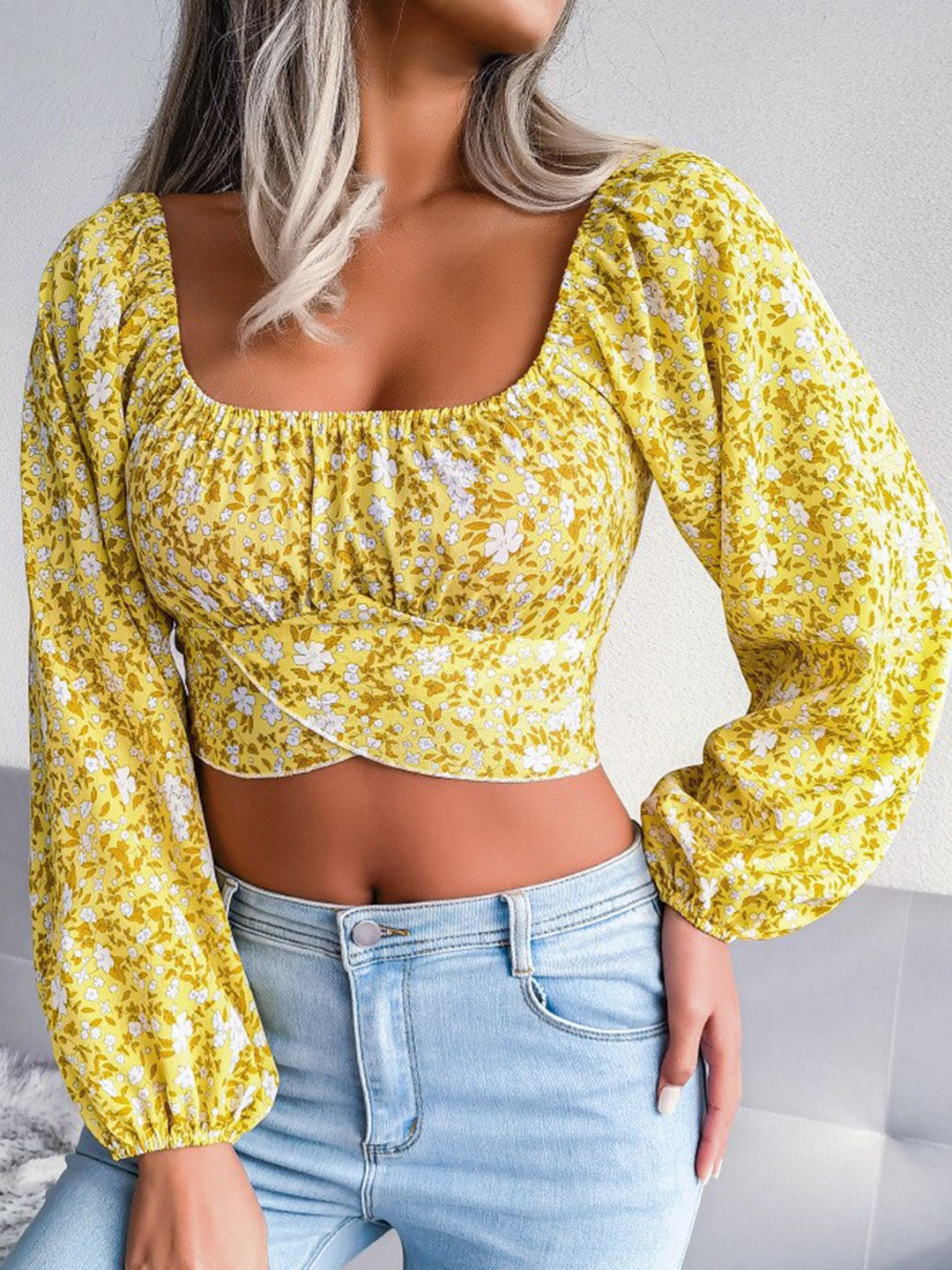 

StyleCast White & Yellow Floral Print Flared Sleeve Chiffon Blouson Crop Top