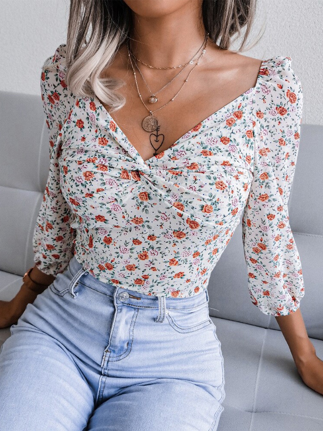 

StyleCast White & Pink Floral Printed V-Neck Puff Sleeves Gathered Casual Top