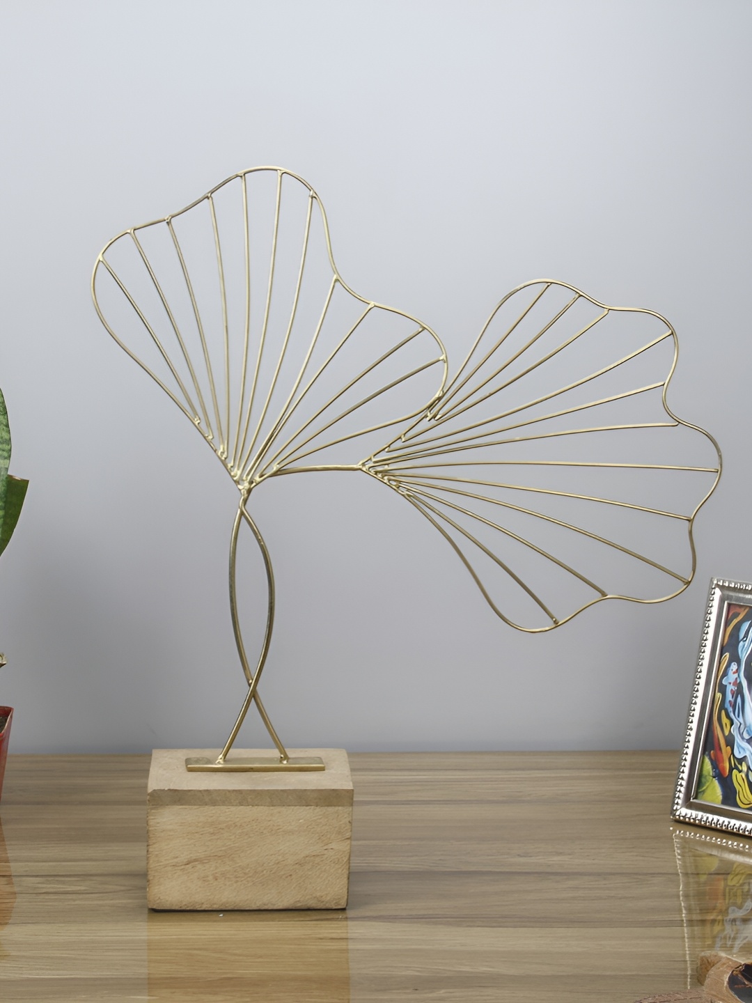 

Maison Modern Gold-Toned Leaves Sculpture Figurine Showpiece