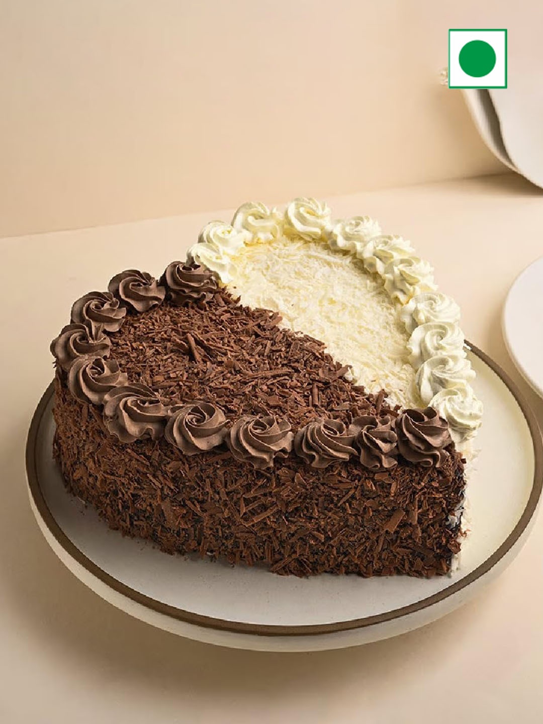 

Floweraura Black Forest Flavor Eggless Heart Cake- 2Kg, Brown