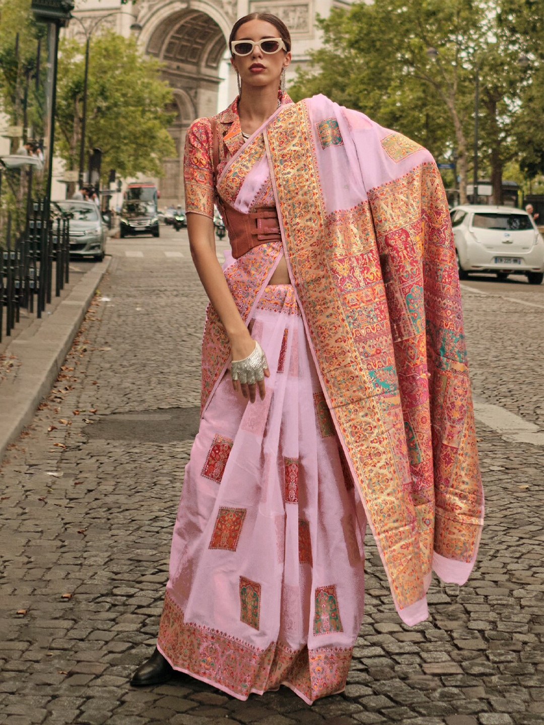 

DEVATITHI Ethnic Motifs Woven Design Zari Saree, Pink